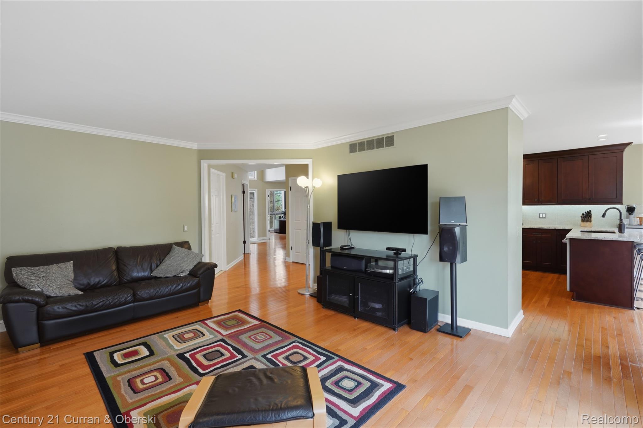 Farmington Hills, Michigan, 48331, United States, 4 Bedrooms Bedrooms, ,4 BathroomsBathrooms,Residential,For Sale,2048985