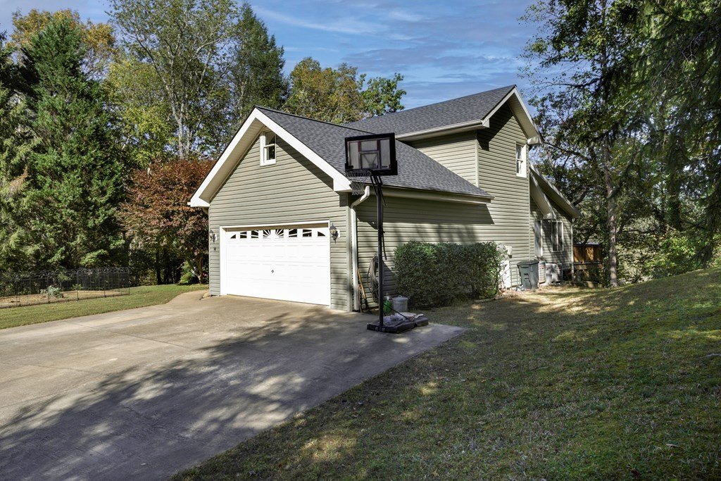 Hayesville, North Carolina, 28904, United States, 5 Bedrooms Bedrooms, ,4 BathroomsBathrooms,Residential,For Sale,1936874