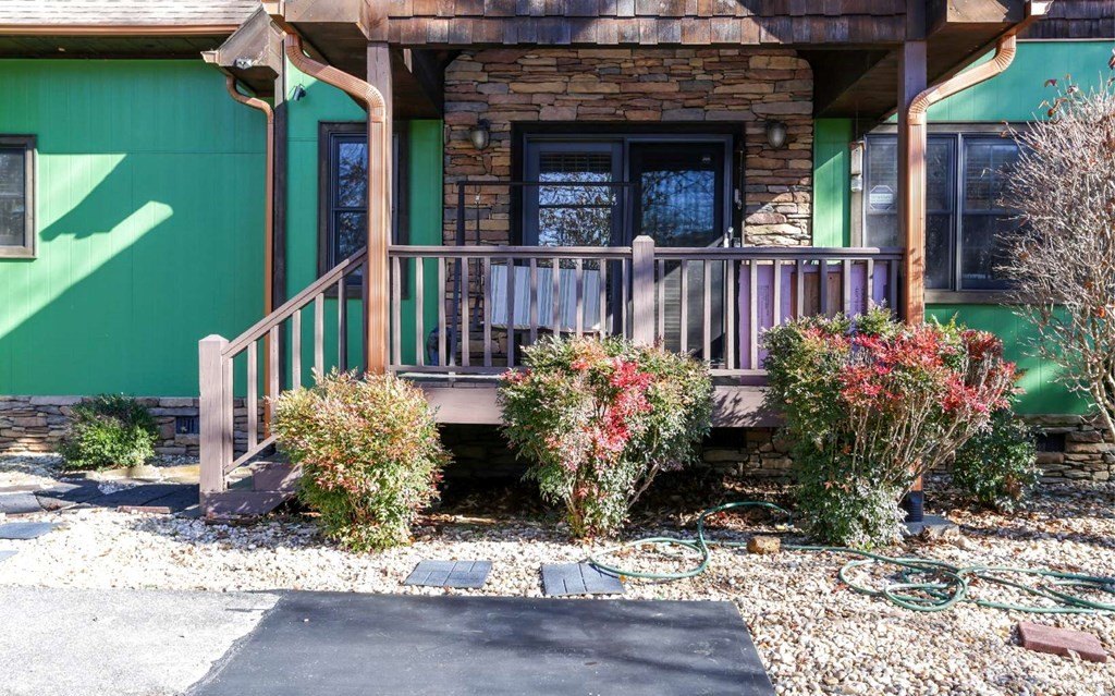 Hiawassee, Georgia, 30546, United States, 3 Bedrooms Bedrooms, ,3 BathroomsBathrooms,Residential,For Sale,1921264