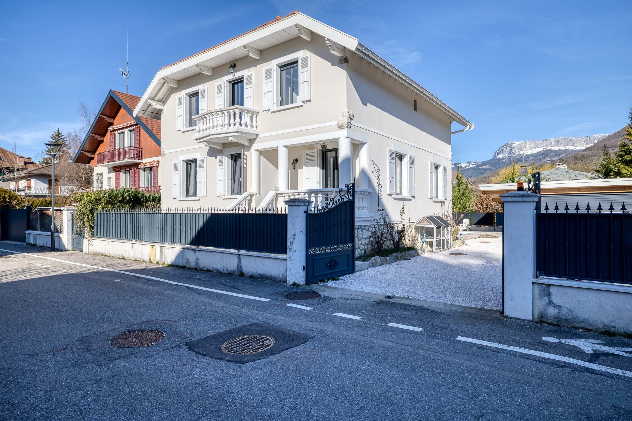  Character Home, Exceptional Location - 物件實景