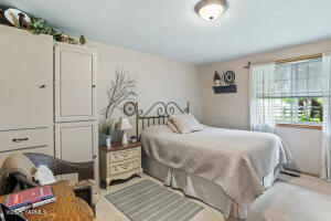 Yakima, Washington, 98903, United States, 3 Bedrooms Bedrooms, ,3 BathroomsBathrooms,Residential,For Sale,1846825