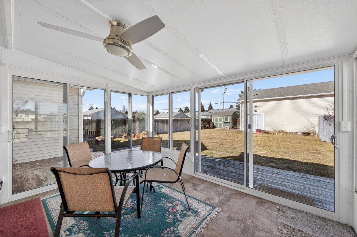 Cheyenne, Wyoming, 82009, United States, 5 Bedrooms Bedrooms, ,2 BathroomsBathrooms,Residential,For Sale,2016553