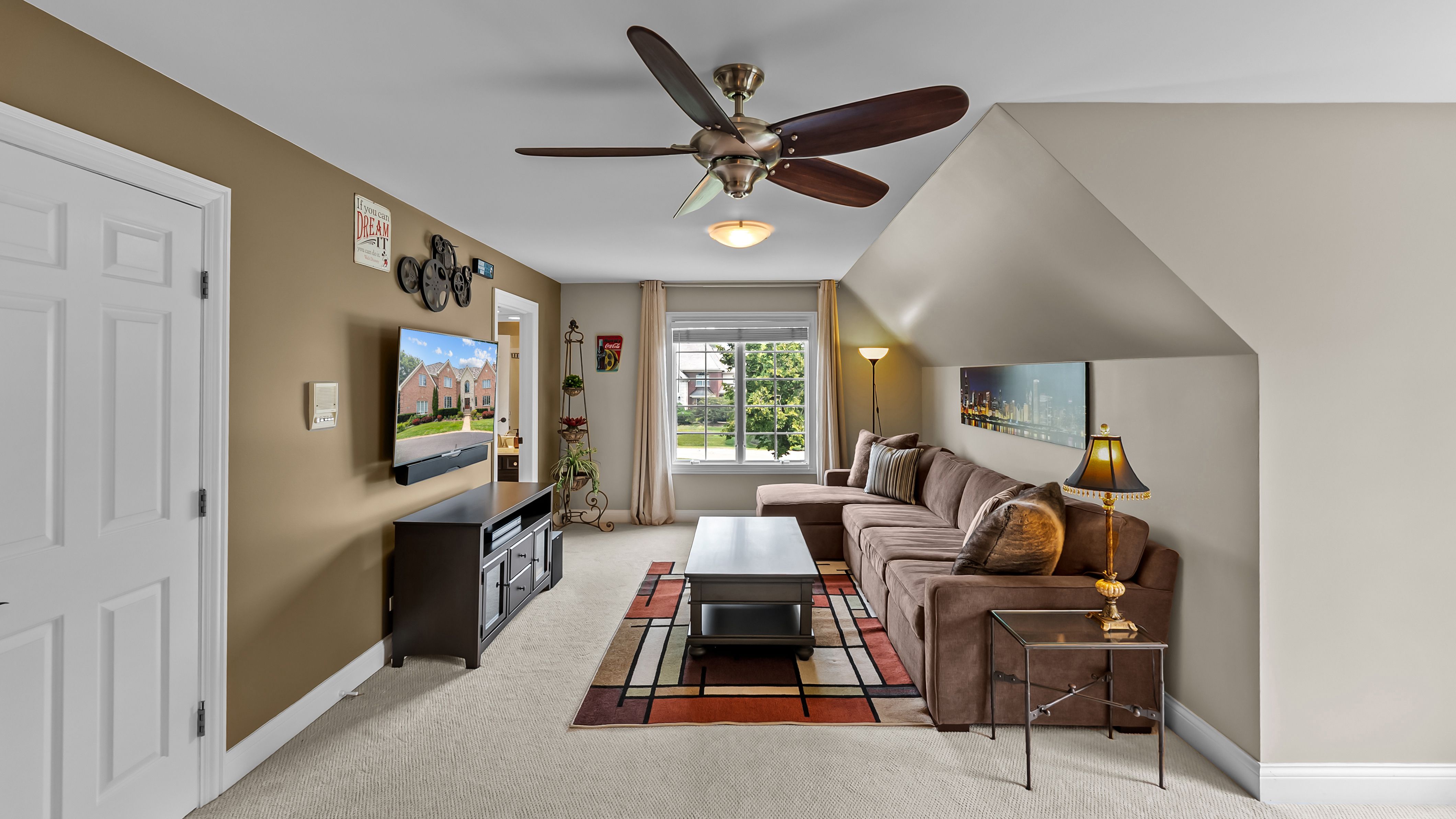  Experience Luxury Living at its Finest in Barrington - 物件實景