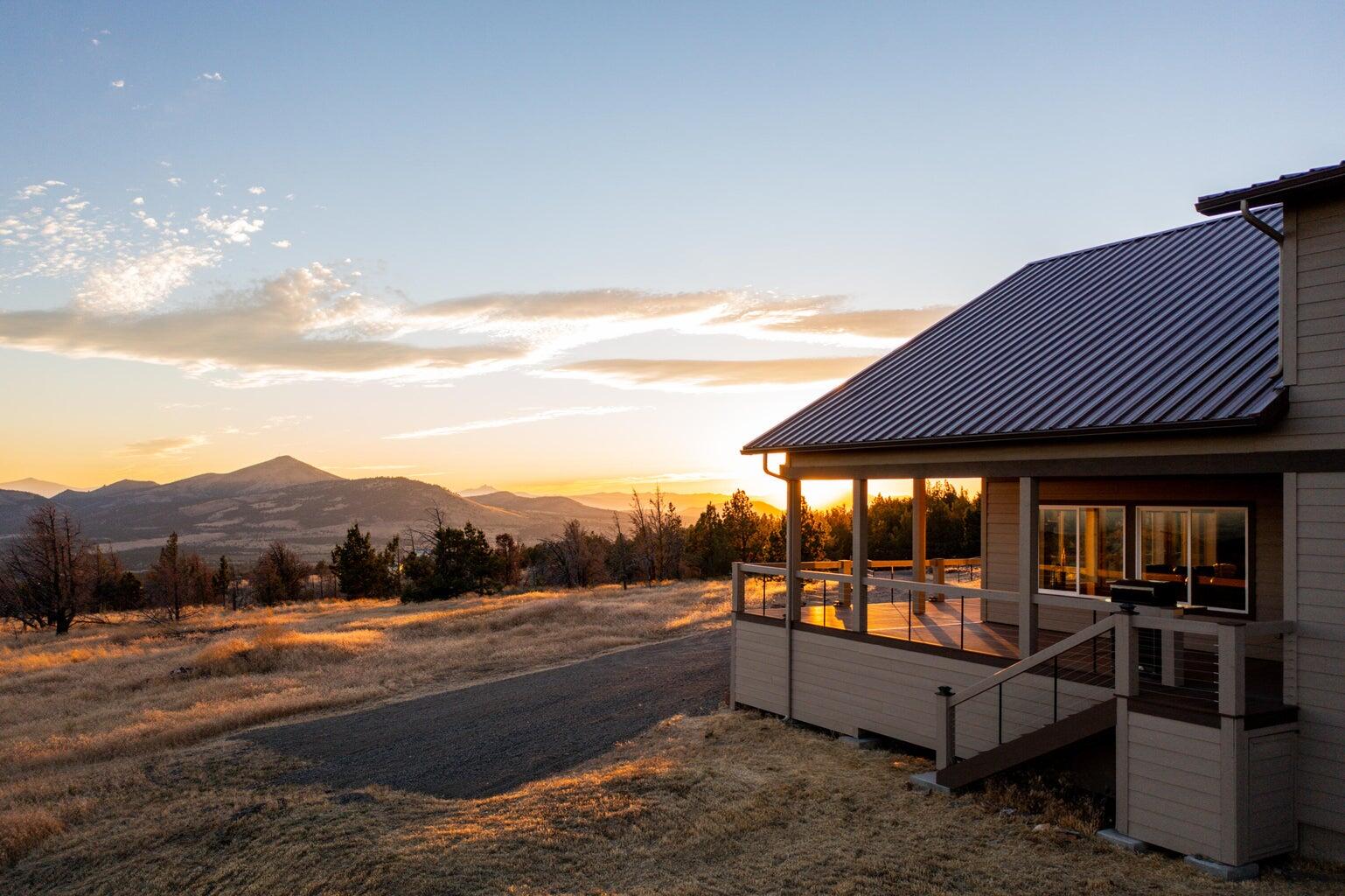 Prineville, Oregon, 97754, United States, 4 Bedrooms Bedrooms, ,3 BathroomsBathrooms,Residential,For Sale,1902068