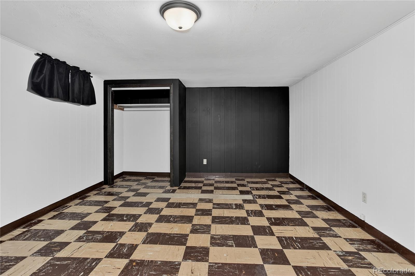 Arvada, Colorado, 80004, United States, 3 Bedrooms Bedrooms, ,1 BathroomBathrooms,Residential,For Sale,1960914