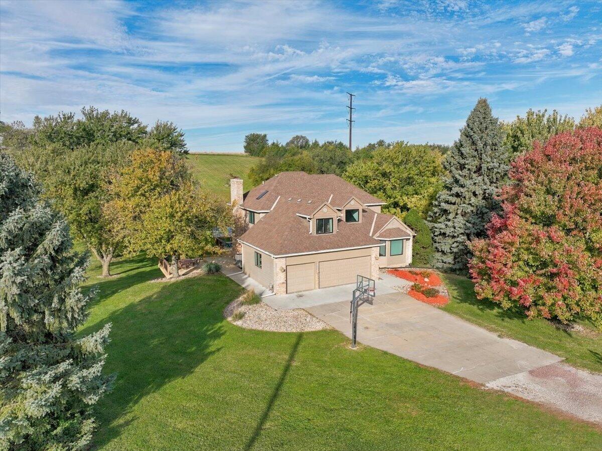 Bluebird Ln, Council Bluffs, IA 51503
