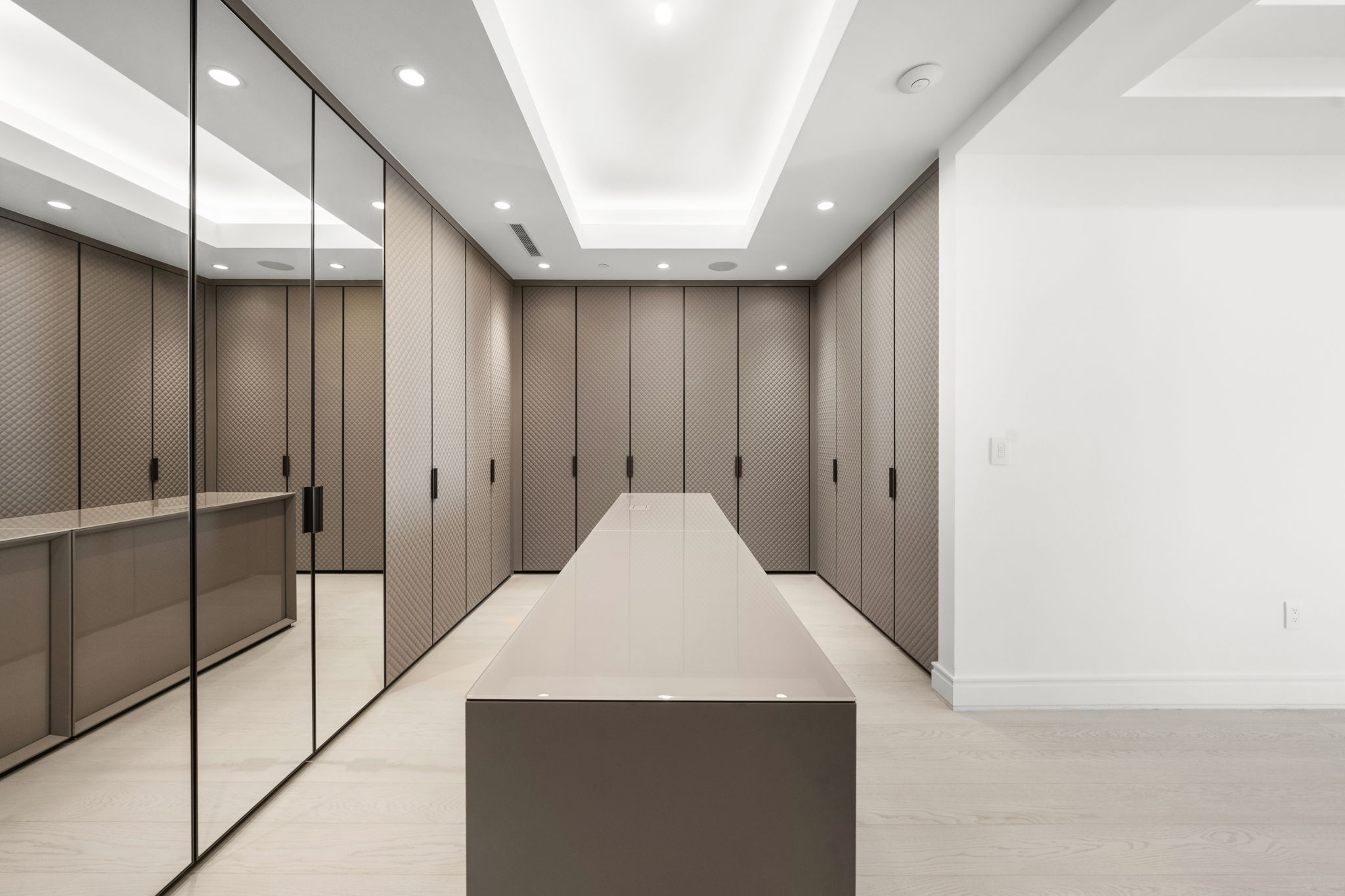  17901 Collins Ave, Sunny Isles Beach, FL, 33160 - 物件實景