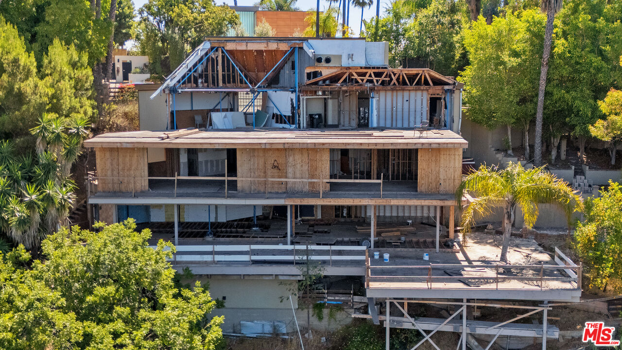 Los Angeles, California, 90049, United States, 4 Bedrooms Bedrooms, ,4 BathroomsBathrooms,Residential,For Sale,2002260