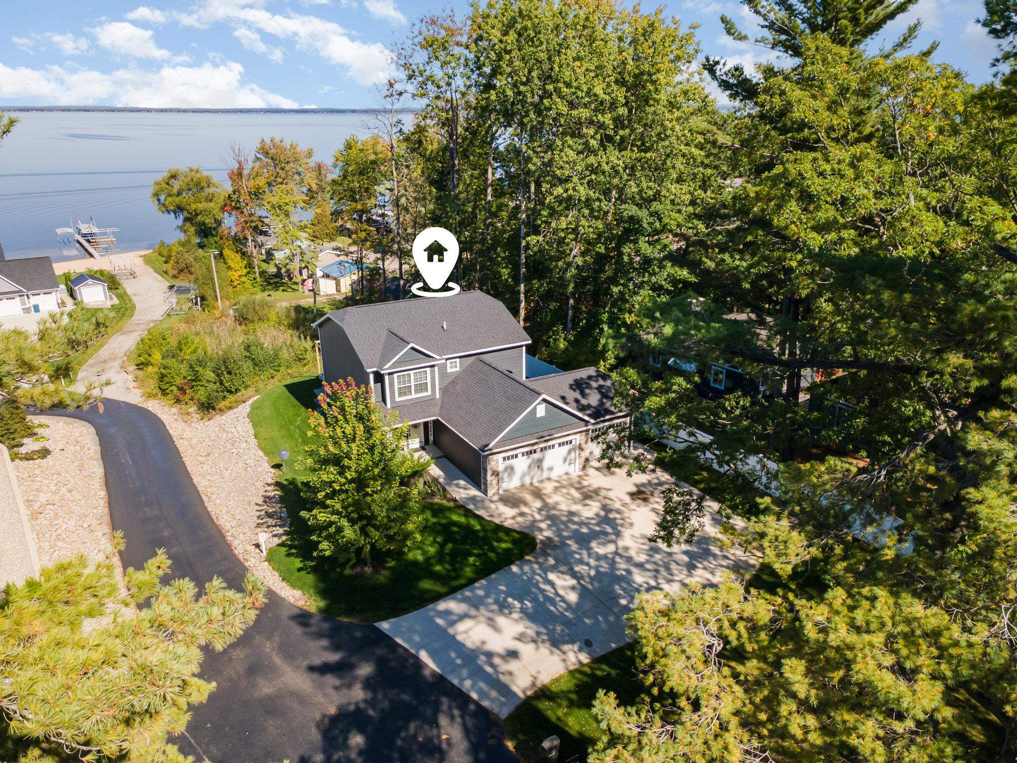 Houghton Lake, Michigan, 48629, United States, 3 Bedrooms Bedrooms, ,3 BathroomsBathrooms,Residential,For Sale,1983284