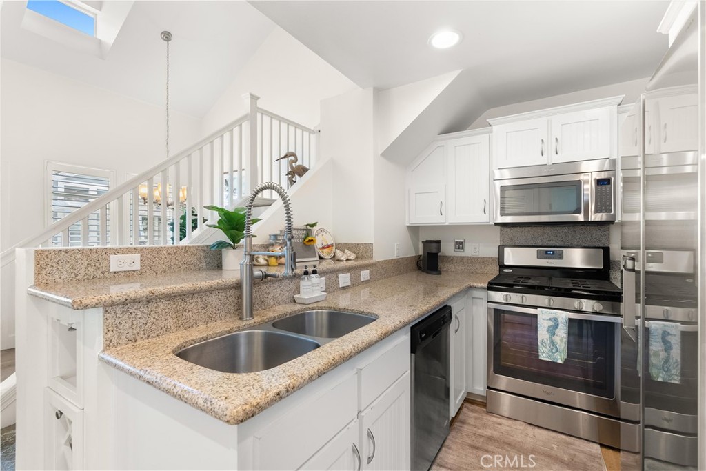 Newport Beach, California, 92663, United States, 2 Bedrooms Bedrooms, ,2 BathroomsBathrooms,Residential,For Sale,1877263