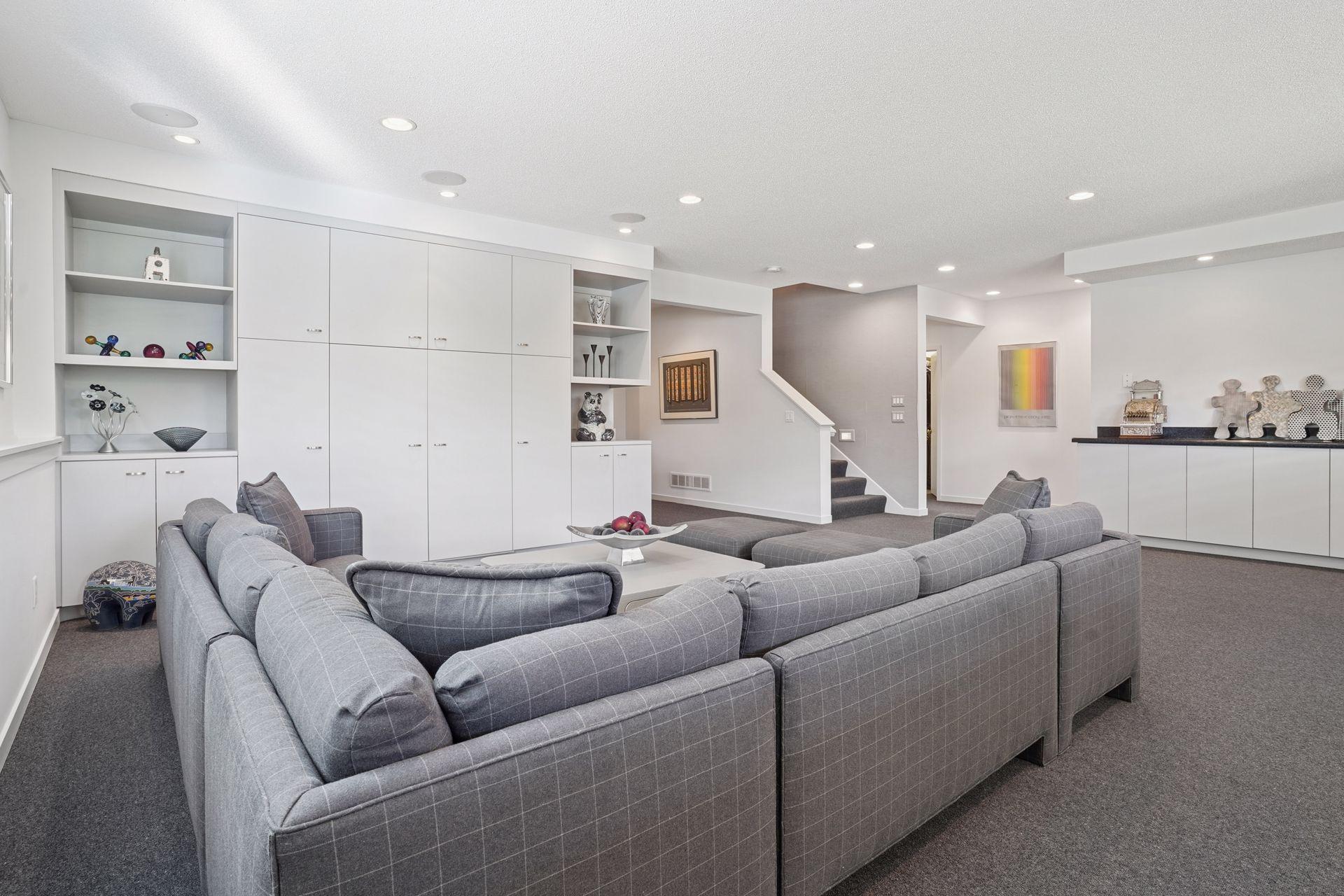 Lilydale, Minnesota, 55118, United States, 3 Bedrooms Bedrooms, ,3 BathroomsBathrooms,Residential,For Sale,1989452