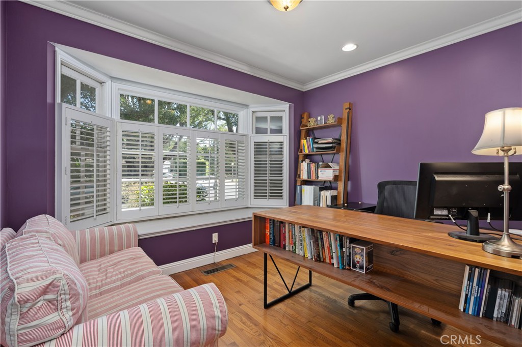 Studio City, California, 91602, United States, 5 Bedrooms Bedrooms, ,4 BathroomsBathrooms,Residential,For Sale,1947106
