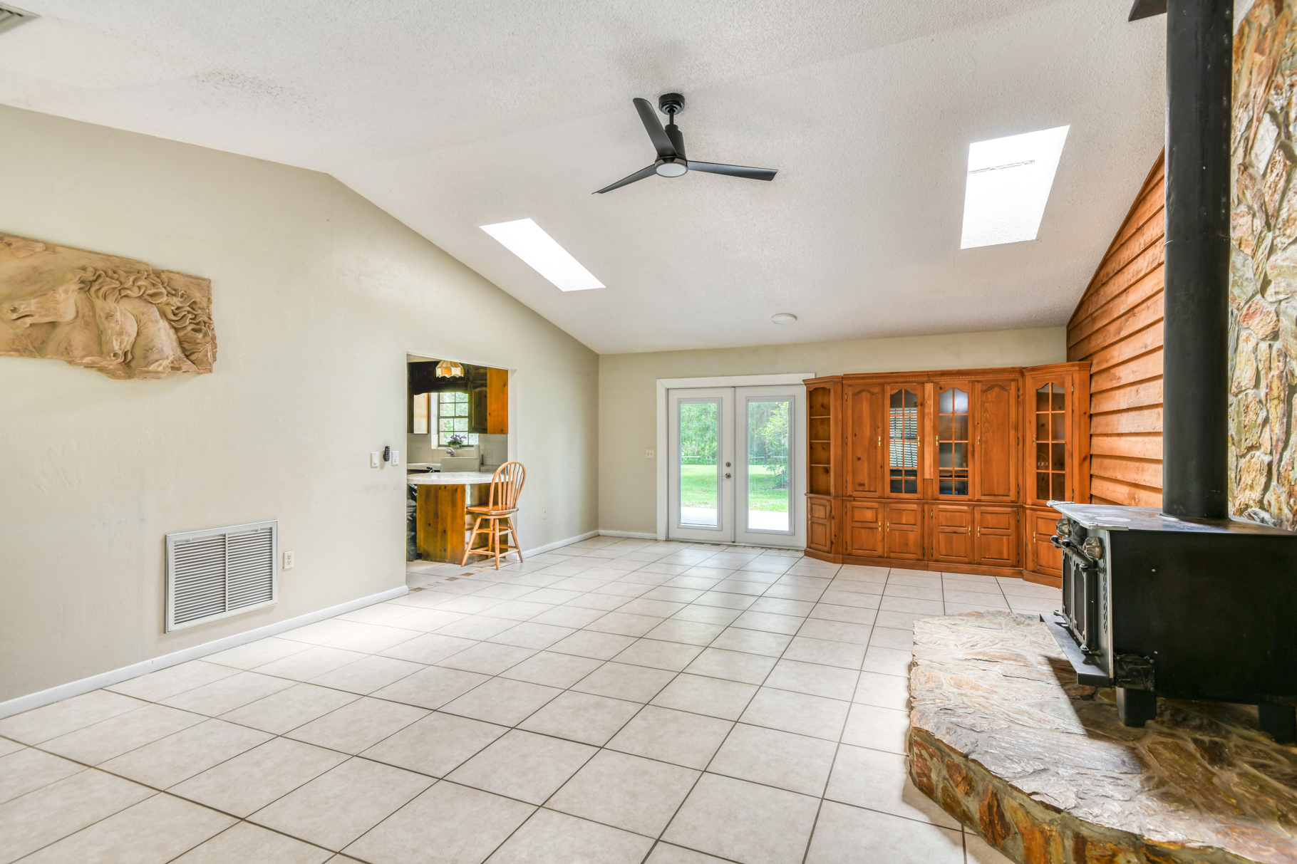 Palatka, Florida, 32177, United States, 4 Bedrooms Bedrooms, ,3 BathroomsBathrooms,Residential,For Sale,1865874