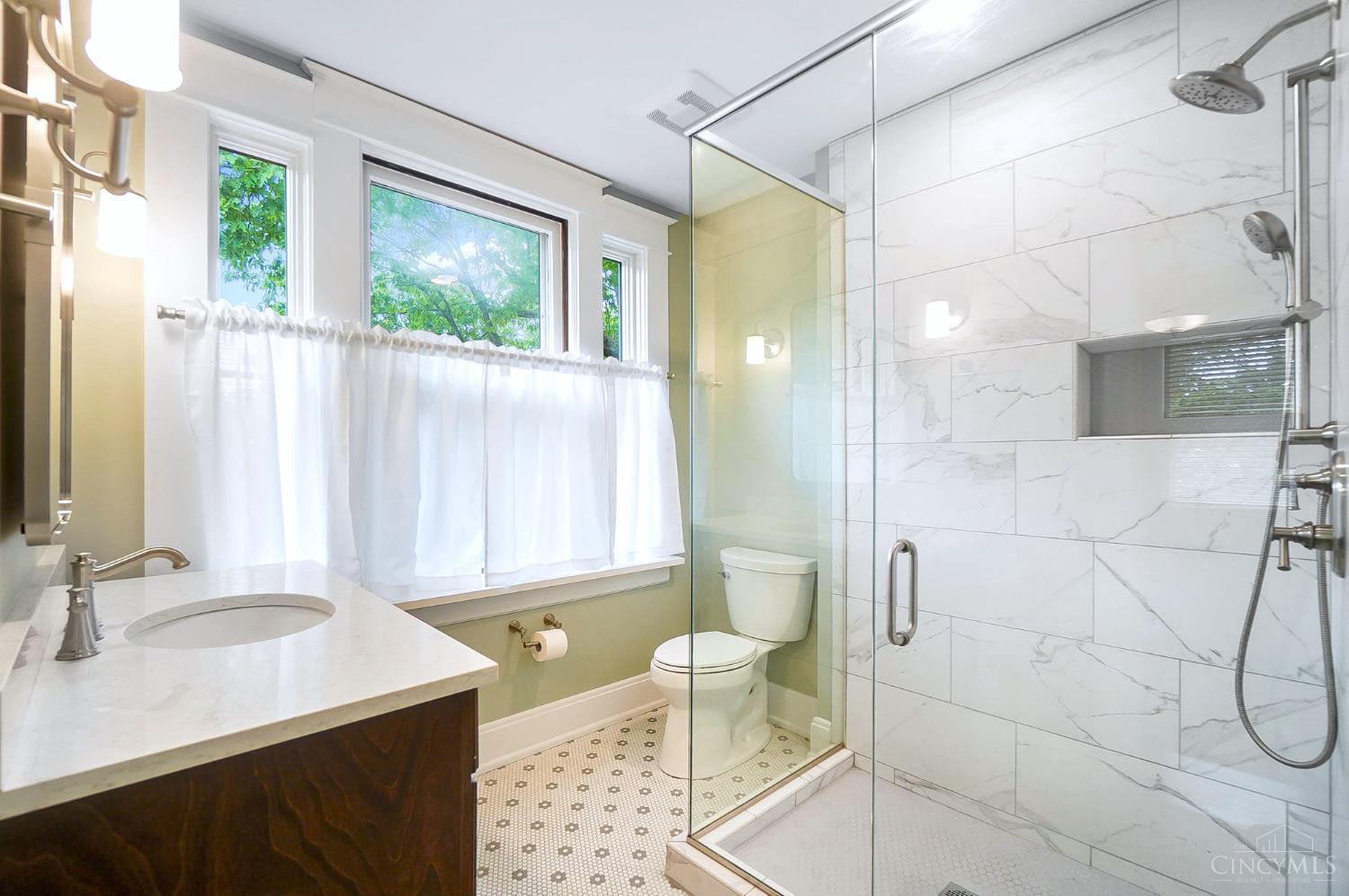 Cincinnati, Ohio, 45208, United States, 5 Bedrooms Bedrooms, ,5 BathroomsBathrooms,Residential,For Sale,1890144