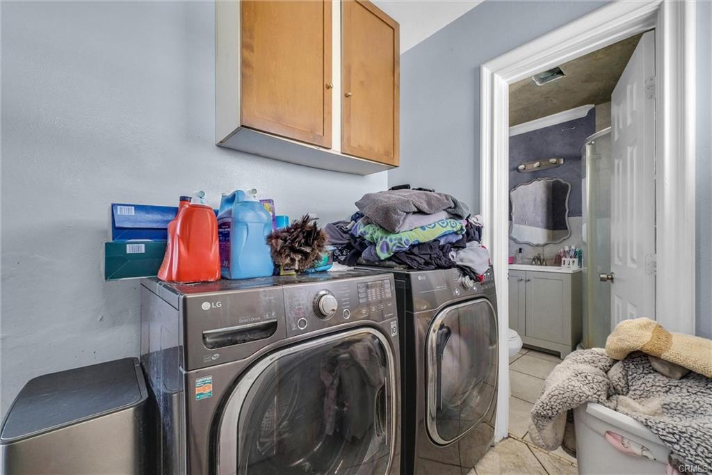 Fontana, California, 92335, United States, 4 Bedrooms Bedrooms, ,3 BathroomsBathrooms,Residential,For Sale,1981339