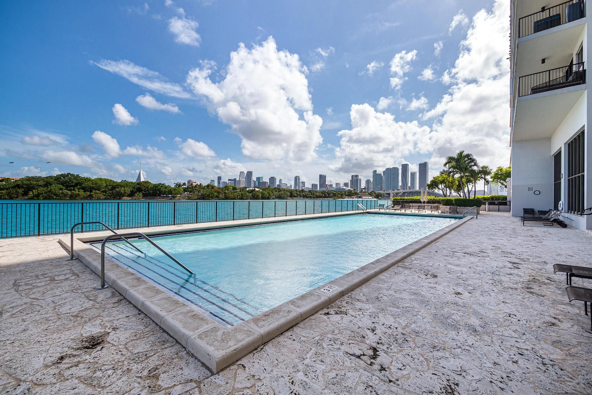  1000 Venetian Way, Miami Beach, FL 33139 - 物件實景