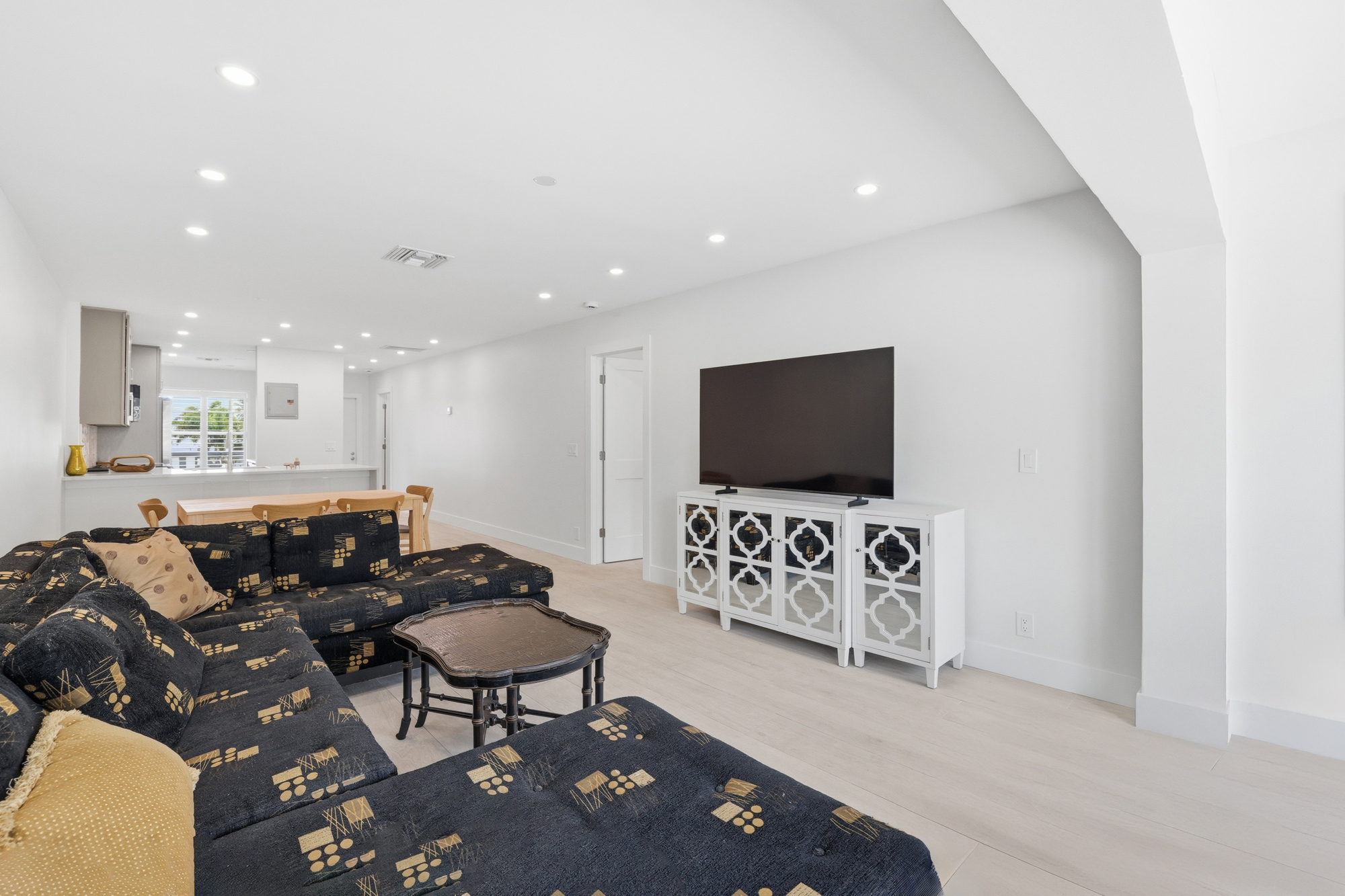  1011 Flame Vine Ave #203 - 物件實景