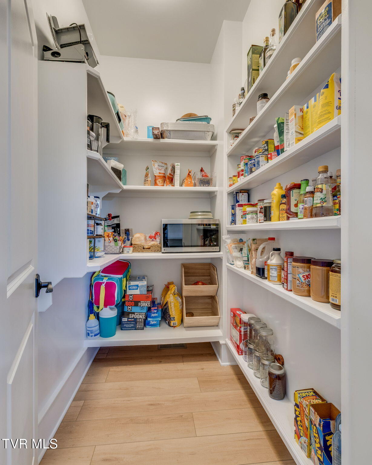 Kingsport, Tennessee, 37664, United States, 5 Bedrooms Bedrooms, ,5 BathroomsBathrooms,Residential,For Sale,1982177