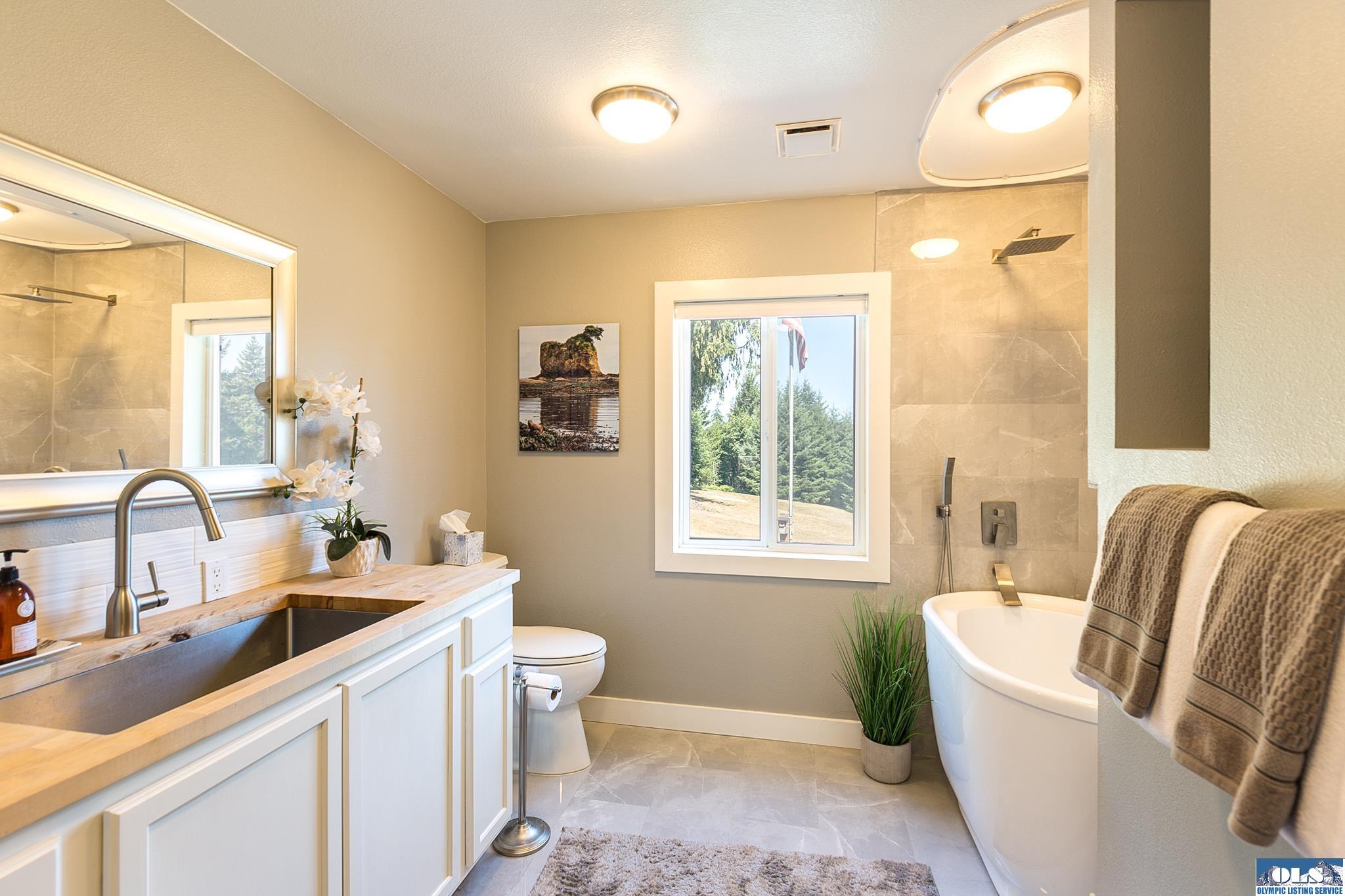 Port Angeles, Washington, 98363, United States, 4 Bedrooms Bedrooms, ,5 BathroomsBathrooms,Residential,For Sale,1905909