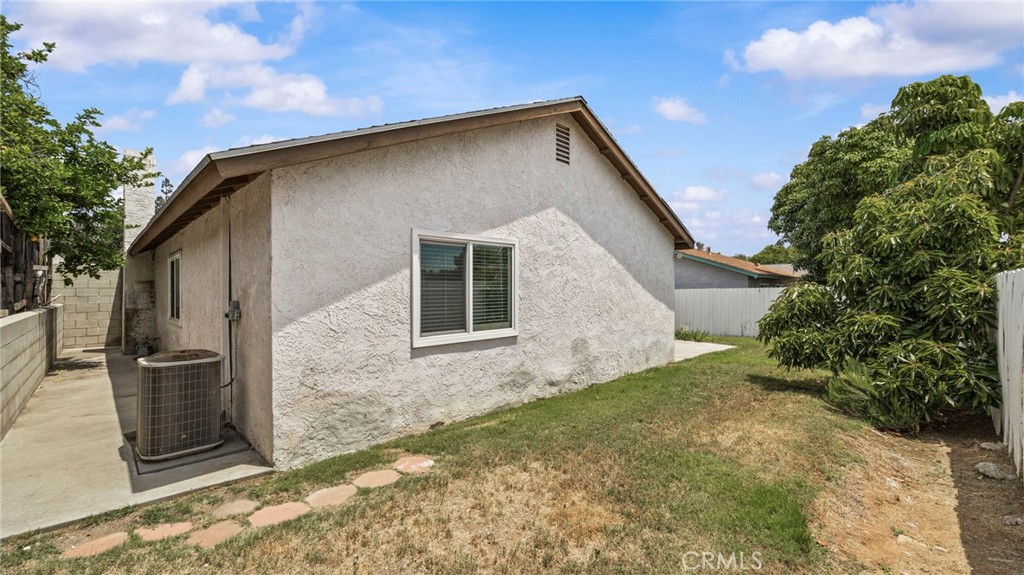 Riverside, California, 92503, United States, 3 Bedrooms Bedrooms, ,1 BathroomBathrooms,Residential,For Sale,2007556