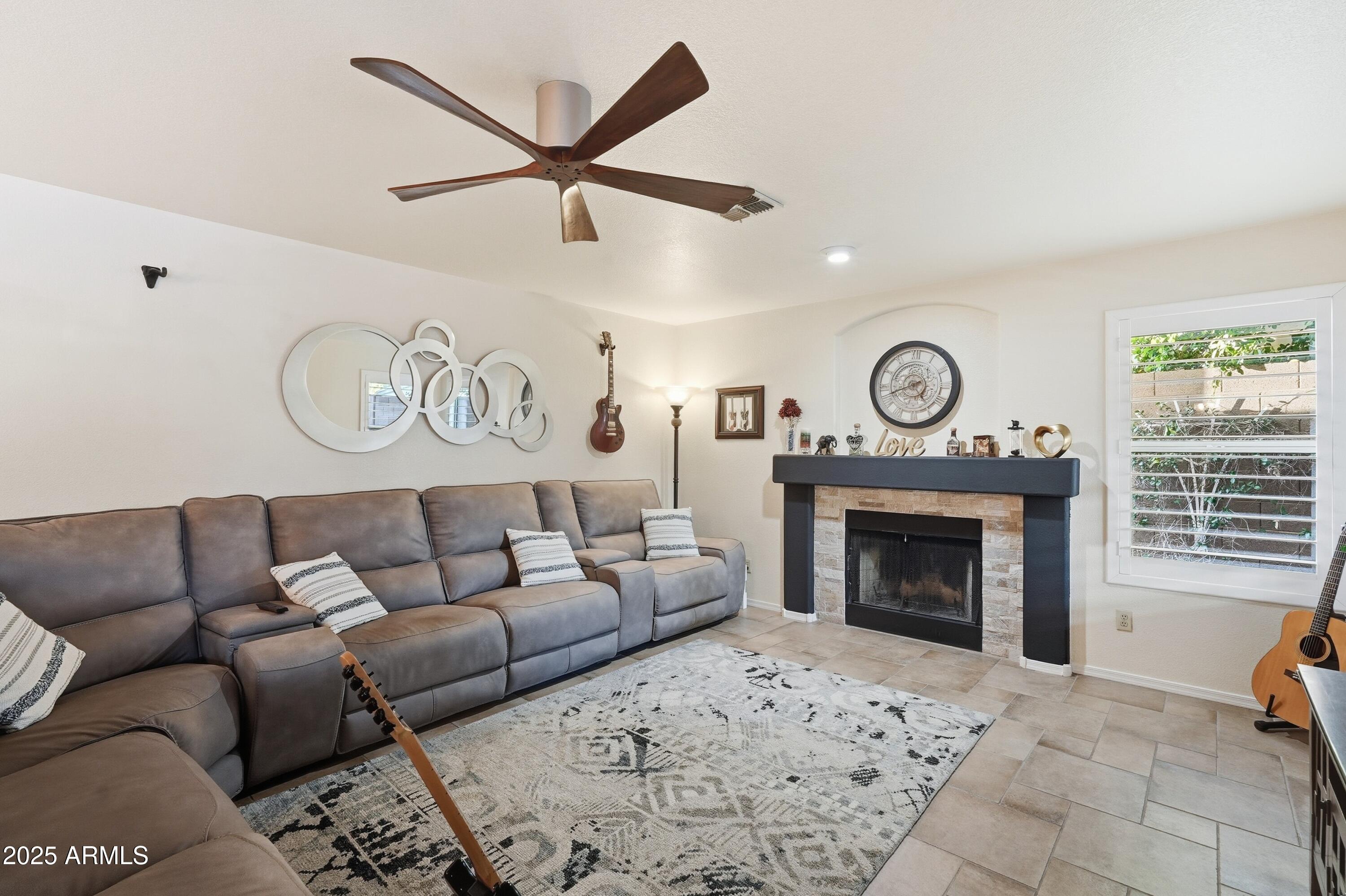 Phoenix, Arizona, 85044, United States, 4 Bedrooms Bedrooms, ,3 BathroomsBathrooms,Residential,For Sale,1993107