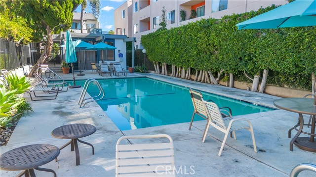 Valley Village, California, 91607, United States, 2 Bedrooms Bedrooms, ,2 BathroomsBathrooms,Residential,For Sale,1989937