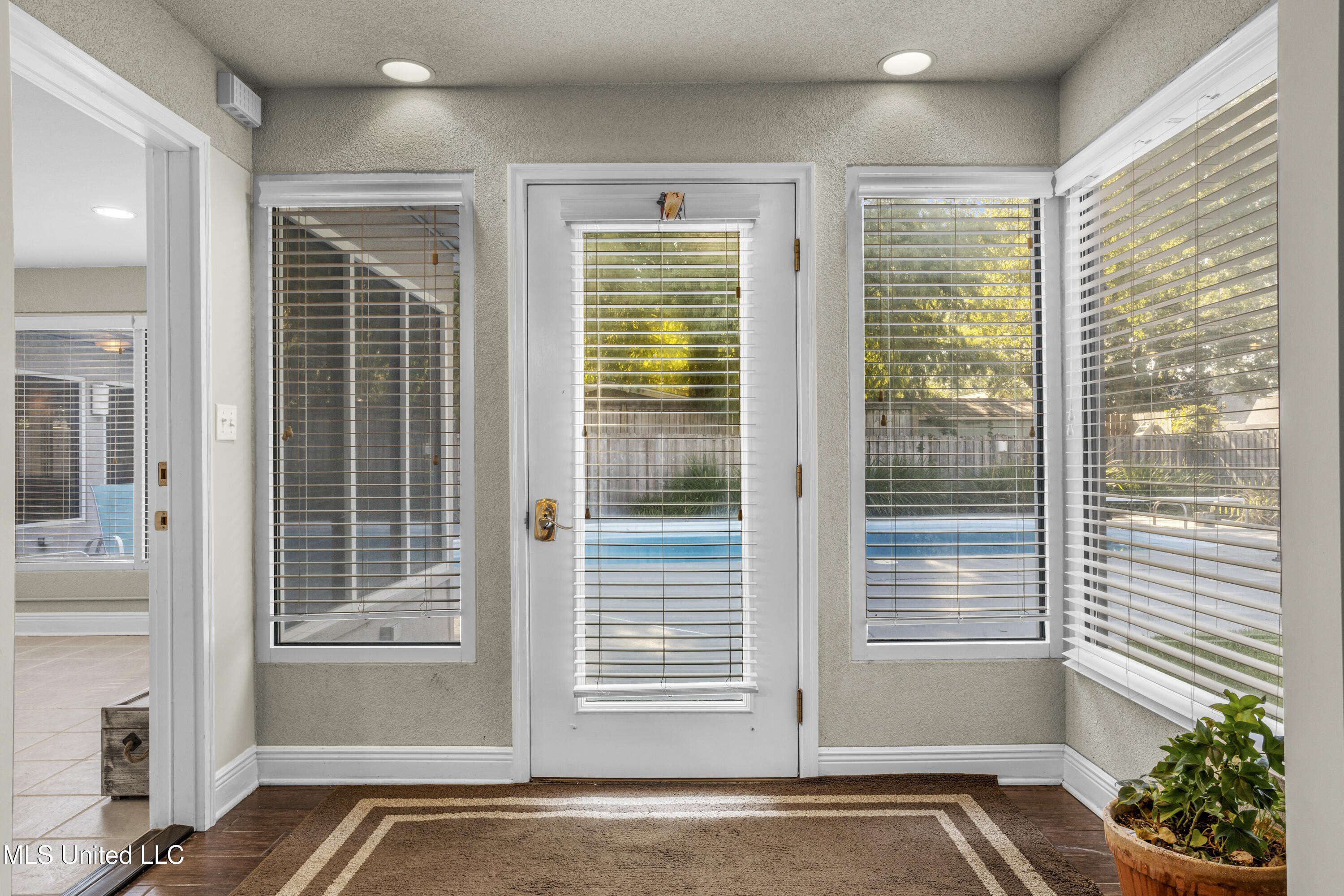 Gulfport, Mississippi, 39507, United States, 4 Bedrooms Bedrooms, ,4 BathroomsBathrooms,Residential,For Sale,1974539