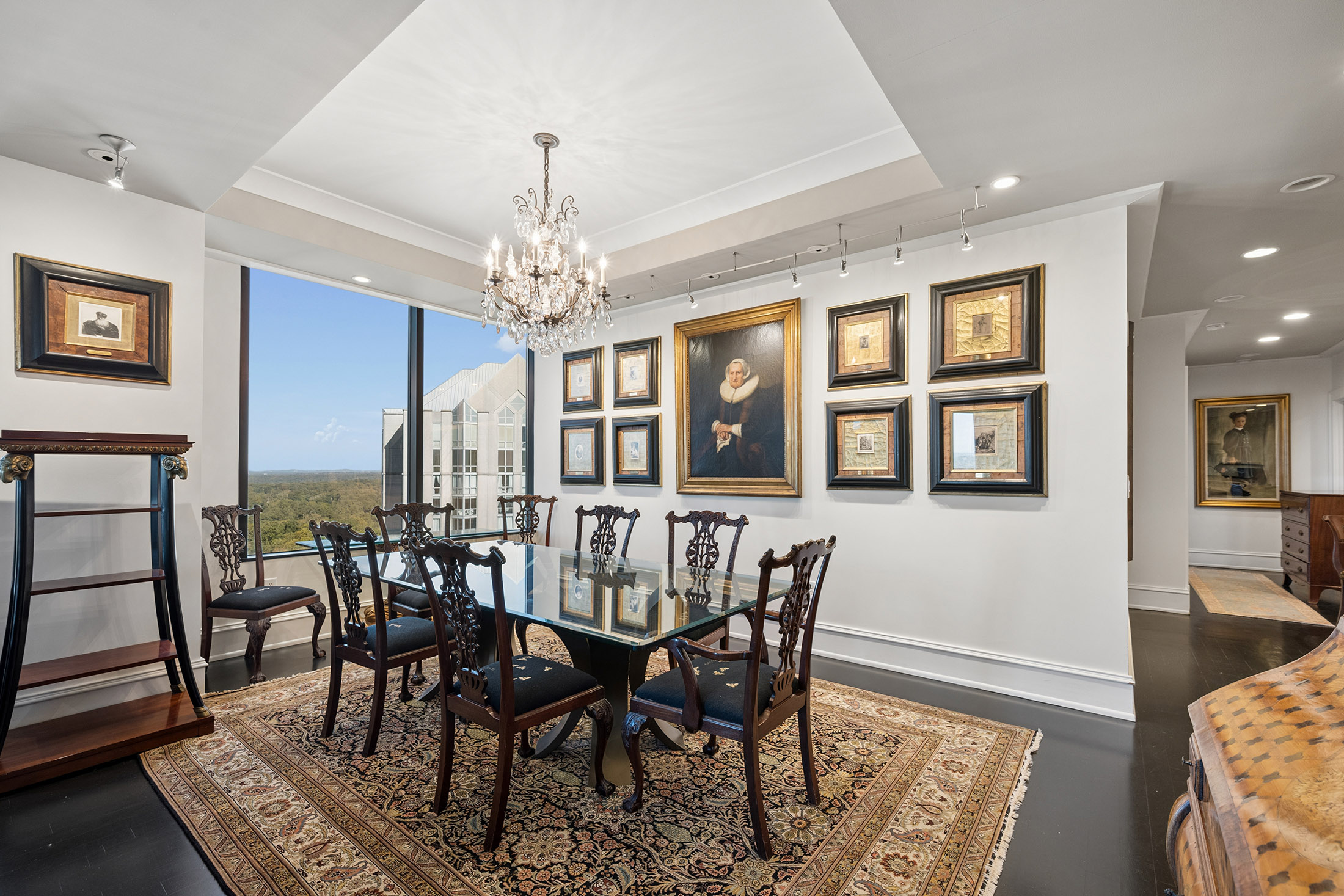  Exceptional Space, Skyline Views, and an Unbeatable Buckhead Location - 物件實景