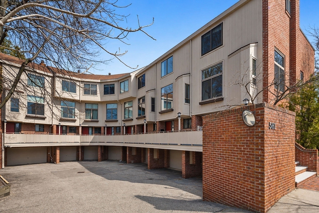 Cambridge, Massachusetts, 02138, United States, 3 Bedrooms Bedrooms, ,3 BathroomsBathrooms,Residential,For Sale,2040647