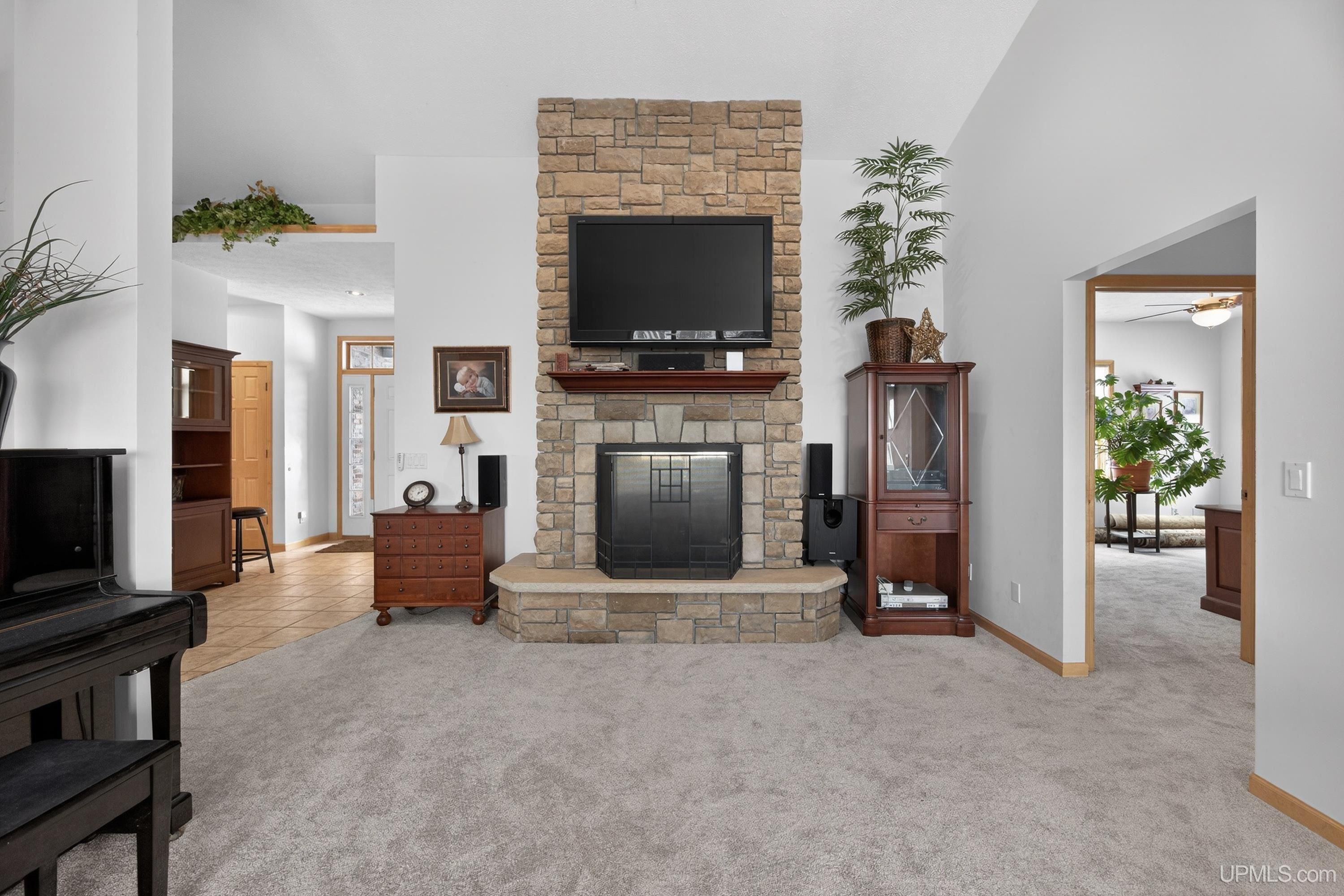 Houghton, Michigan, 49931, United States, 3 Bedrooms Bedrooms, ,4 BathroomsBathrooms,Residential,For Sale,2029605