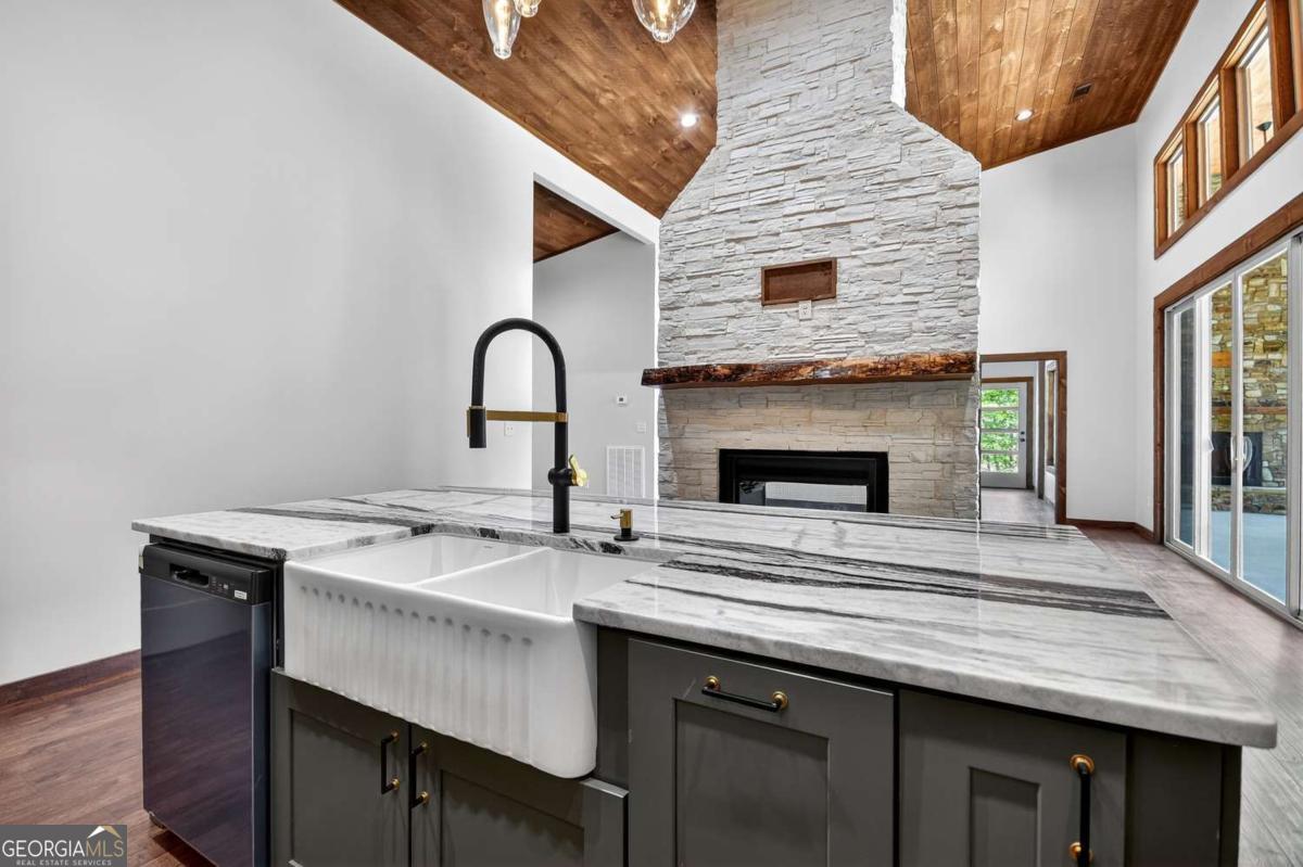 Mineral Bluff, Georgia, 30559, United States, 3 Bedrooms Bedrooms, ,3 BathroomsBathrooms,Residential,For Sale,1877867