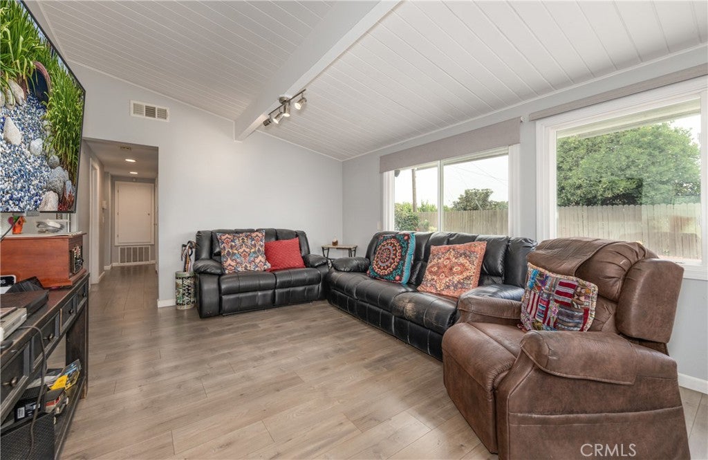 Azusa, California, 91702, United States, 4 Bedrooms Bedrooms, ,2 BathroomsBathrooms,Residential,For Sale,1879036