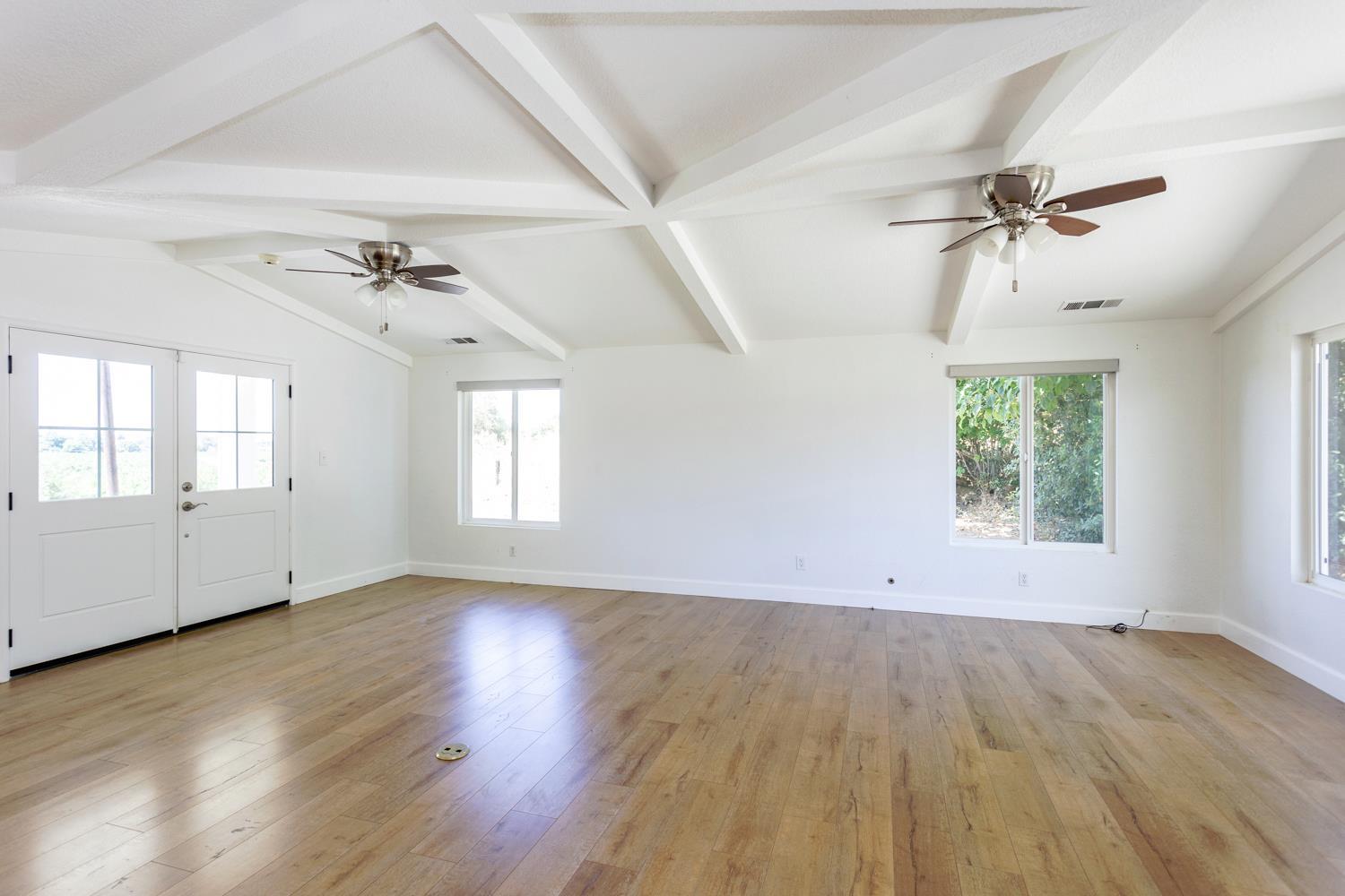 Oakdale, California, 95361, United States, 3 Bedrooms Bedrooms, ,2 BathroomsBathrooms,Residential,For Sale,1982799