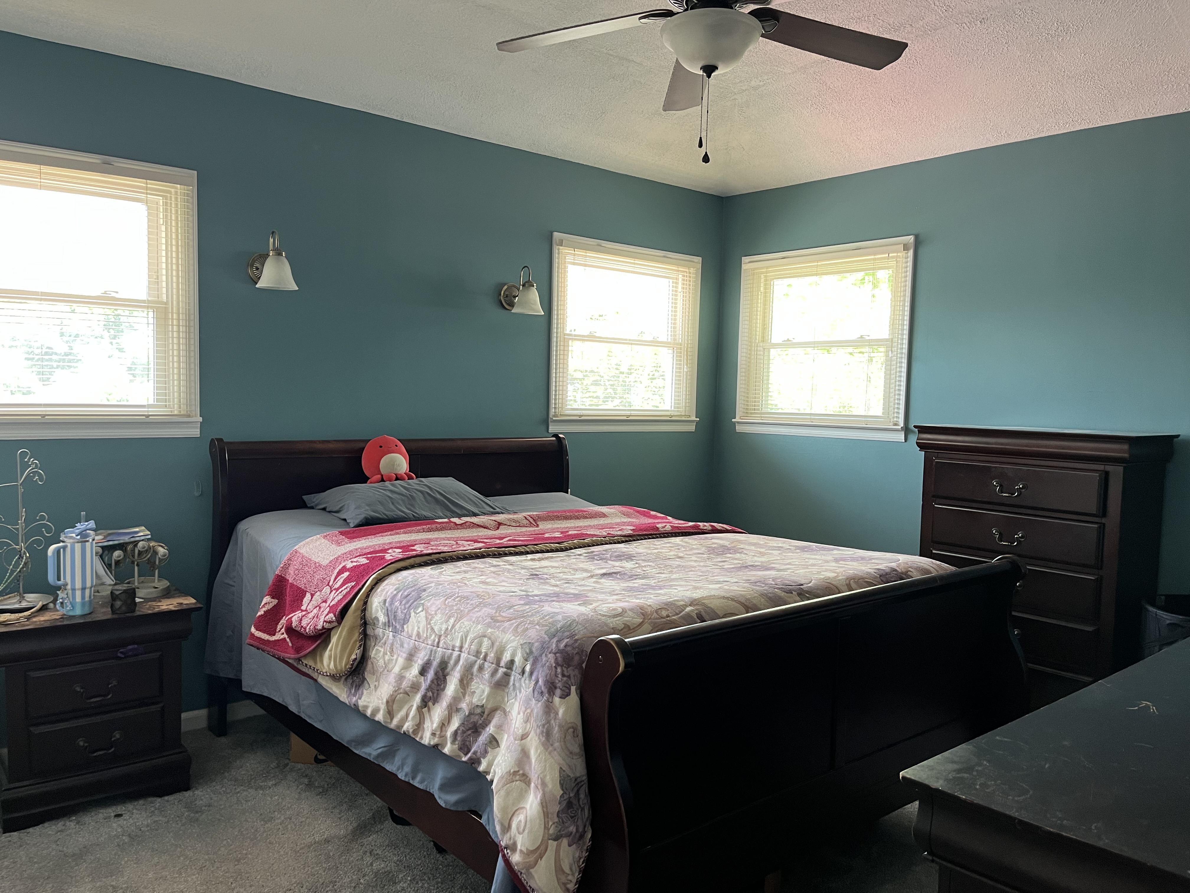 North Babylon, New York, 11703, United States, 4 Bedrooms Bedrooms, ,2 BathroomsBathrooms,Residential,For Sale,1866657