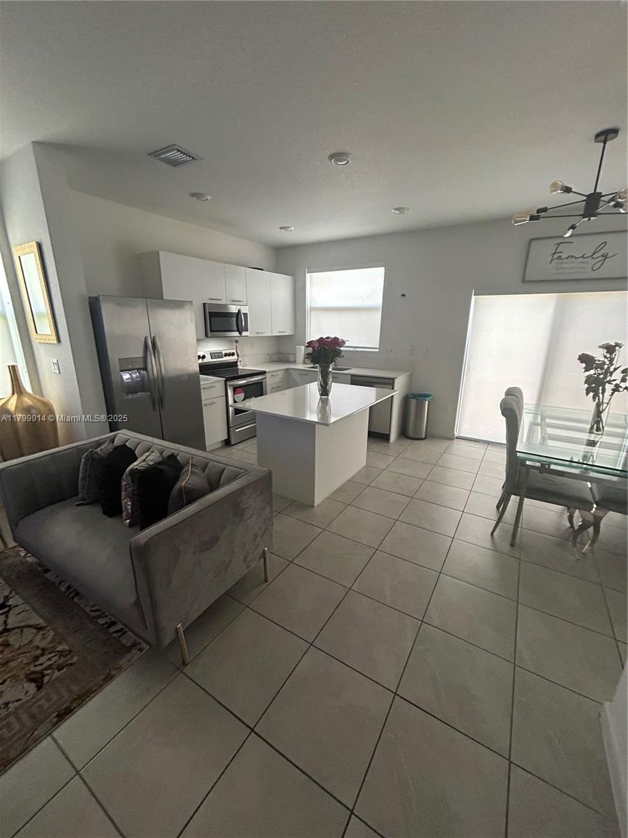 Miami, Florida, 33167, United States, 3 Bedrooms Bedrooms, ,3 BathroomsBathrooms,Residential,For Sale,1805021