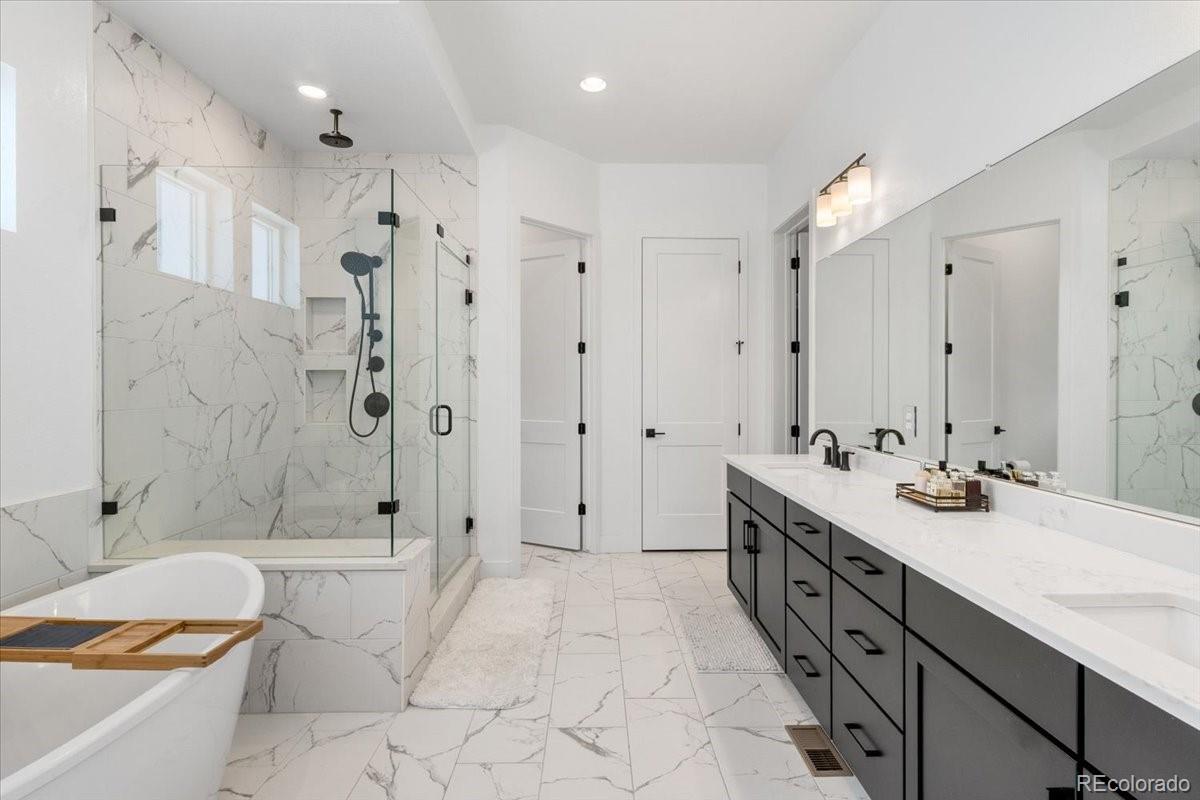 Littleton, Colorado, 80125, United States, 4 Bedrooms Bedrooms, ,4 BathroomsBathrooms,Residential,For Sale,1857685