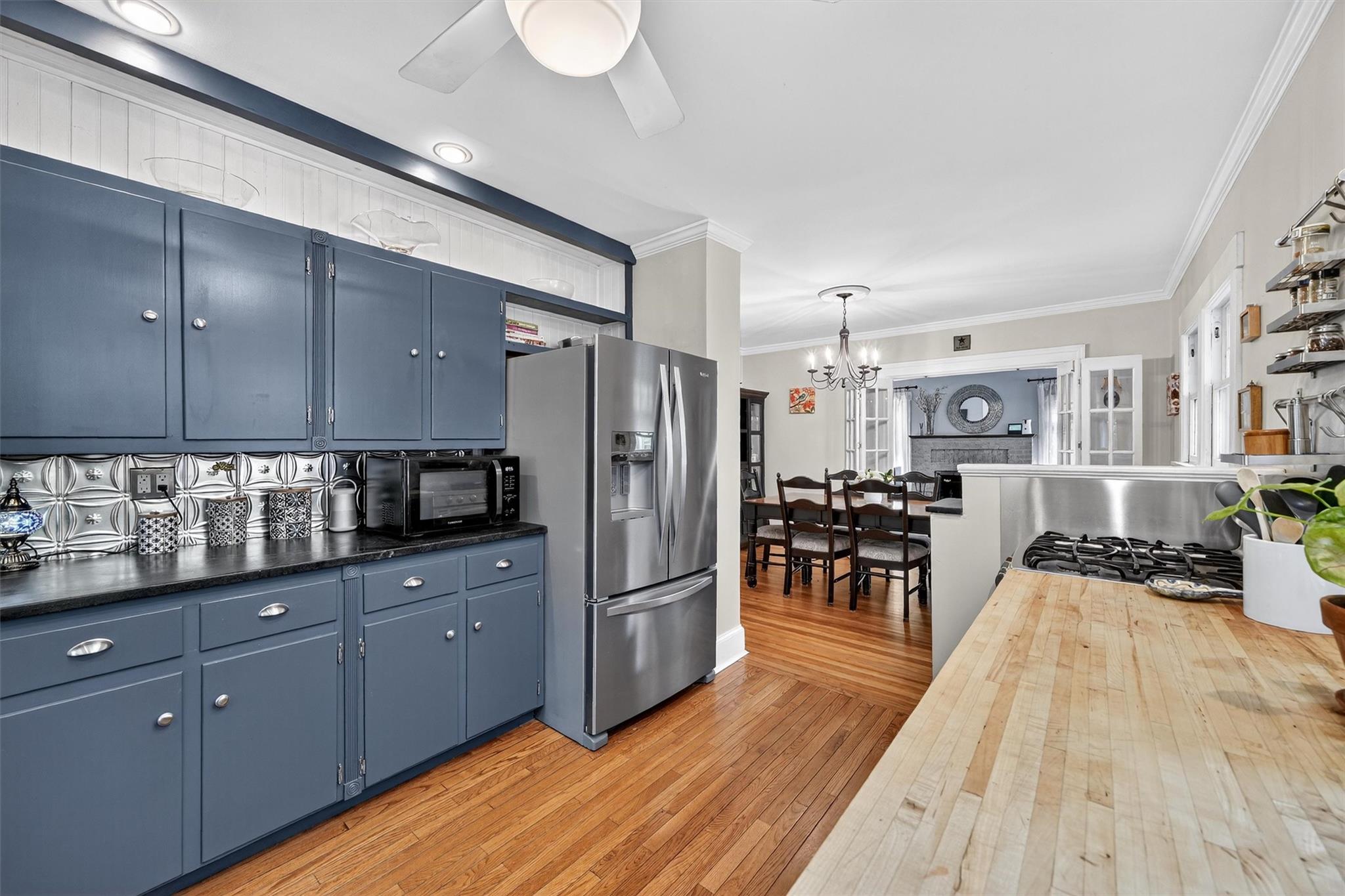 Airmont, New York, 10901, United States, 5 Bedrooms Bedrooms, ,3 BathroomsBathrooms,Residential,For Sale,1868827