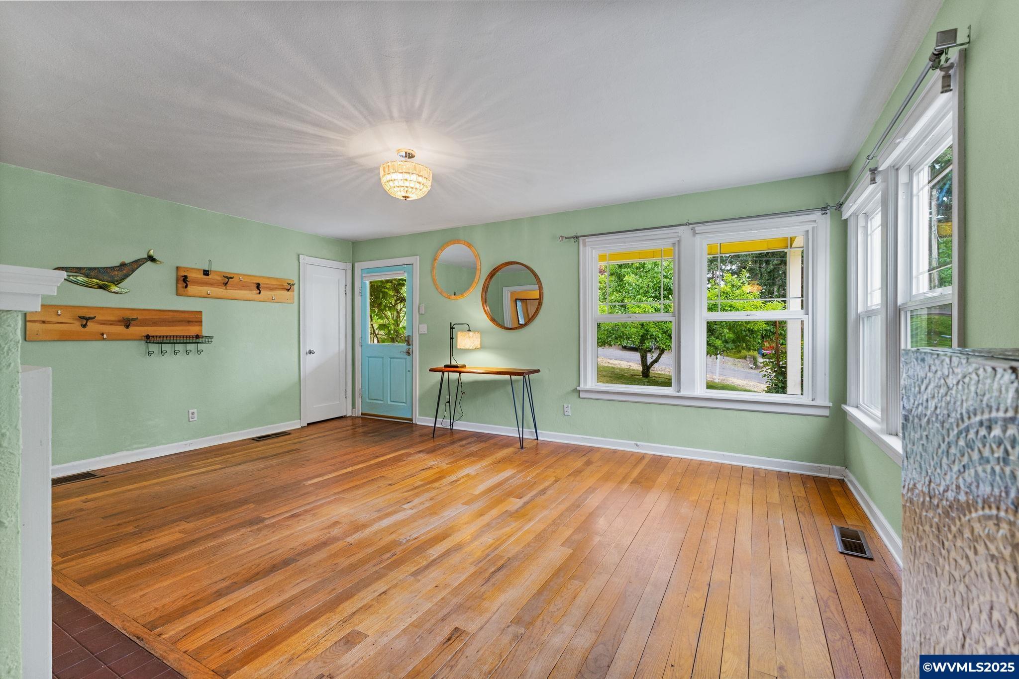 Salem, Oregon, 97302, United States, 3 Bedrooms Bedrooms, ,3 BathroomsBathrooms,Residential,For Sale,1829333
