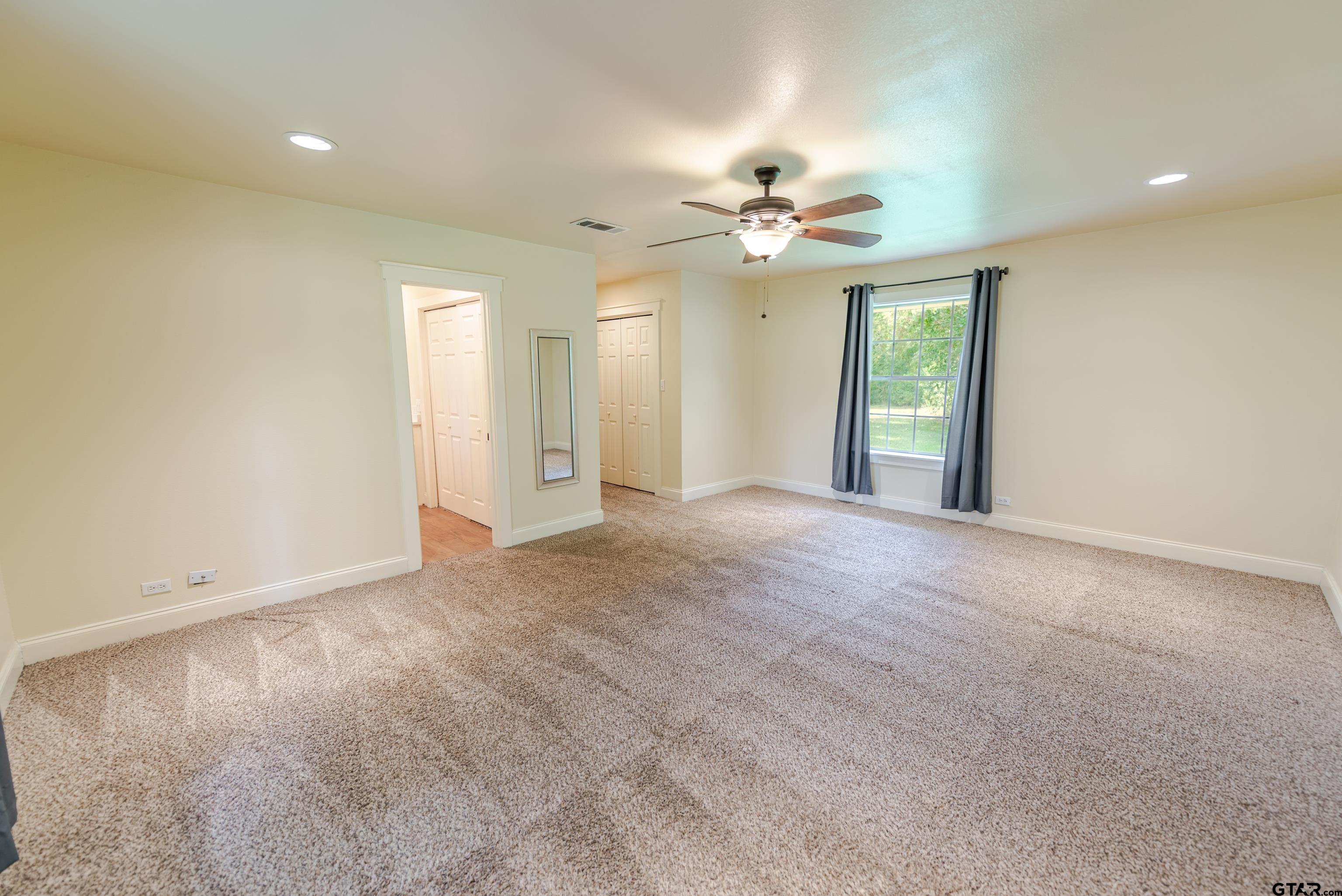 Mount Pleasant, Texas, 75455, United States, 5 Bedrooms Bedrooms, ,4 BathroomsBathrooms,Residential,For Sale,2010785