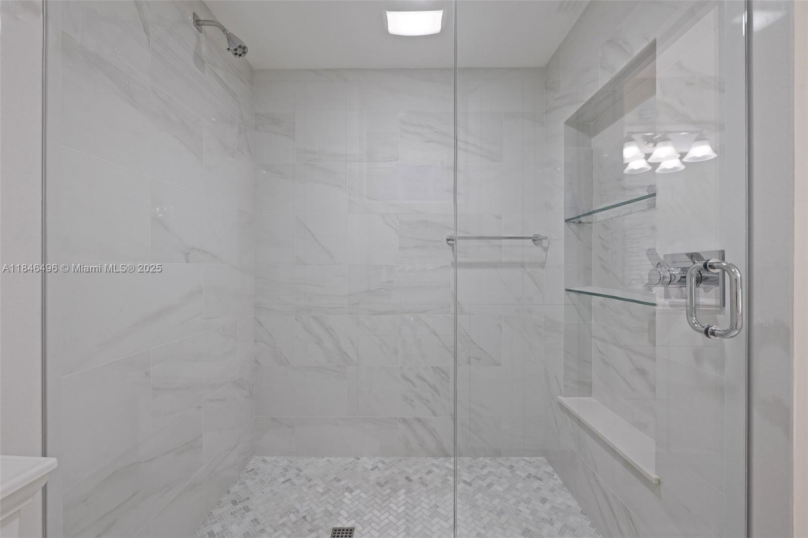 Coral Gables, Florida, 33134, United States, 2 Bedrooms Bedrooms, ,3 BathroomsBathrooms,Residential,For Sale,1901366