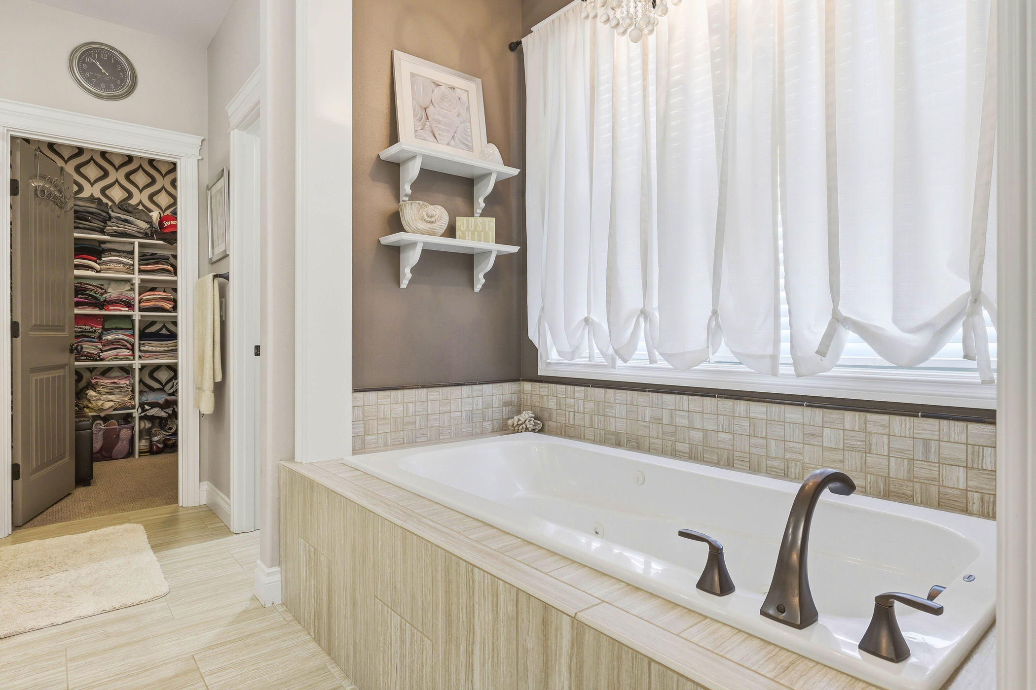  Previous Parade Home-Quality & Care - 物件實景