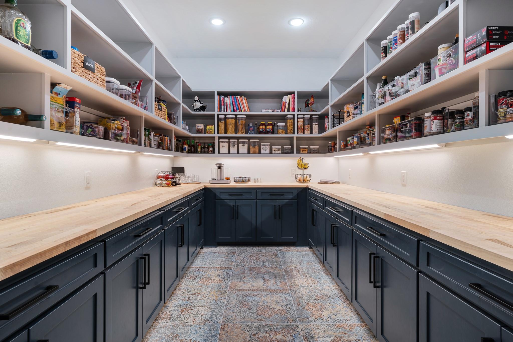 Paris, Texas, 75462, United States, 6 Bedrooms Bedrooms, ,5 BathroomsBathrooms,Residential,For Sale,1982546