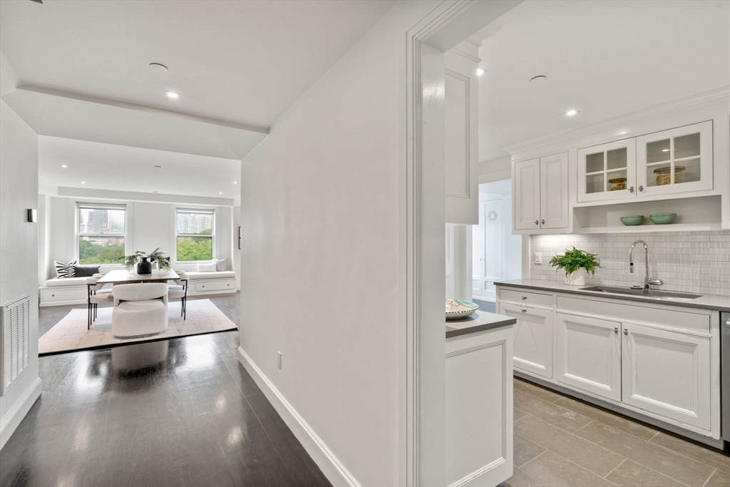 Boston, Massachusetts, 02116, United States, 3 Bedrooms Bedrooms, ,3 BathroomsBathrooms,Residential,For Sale,1895702