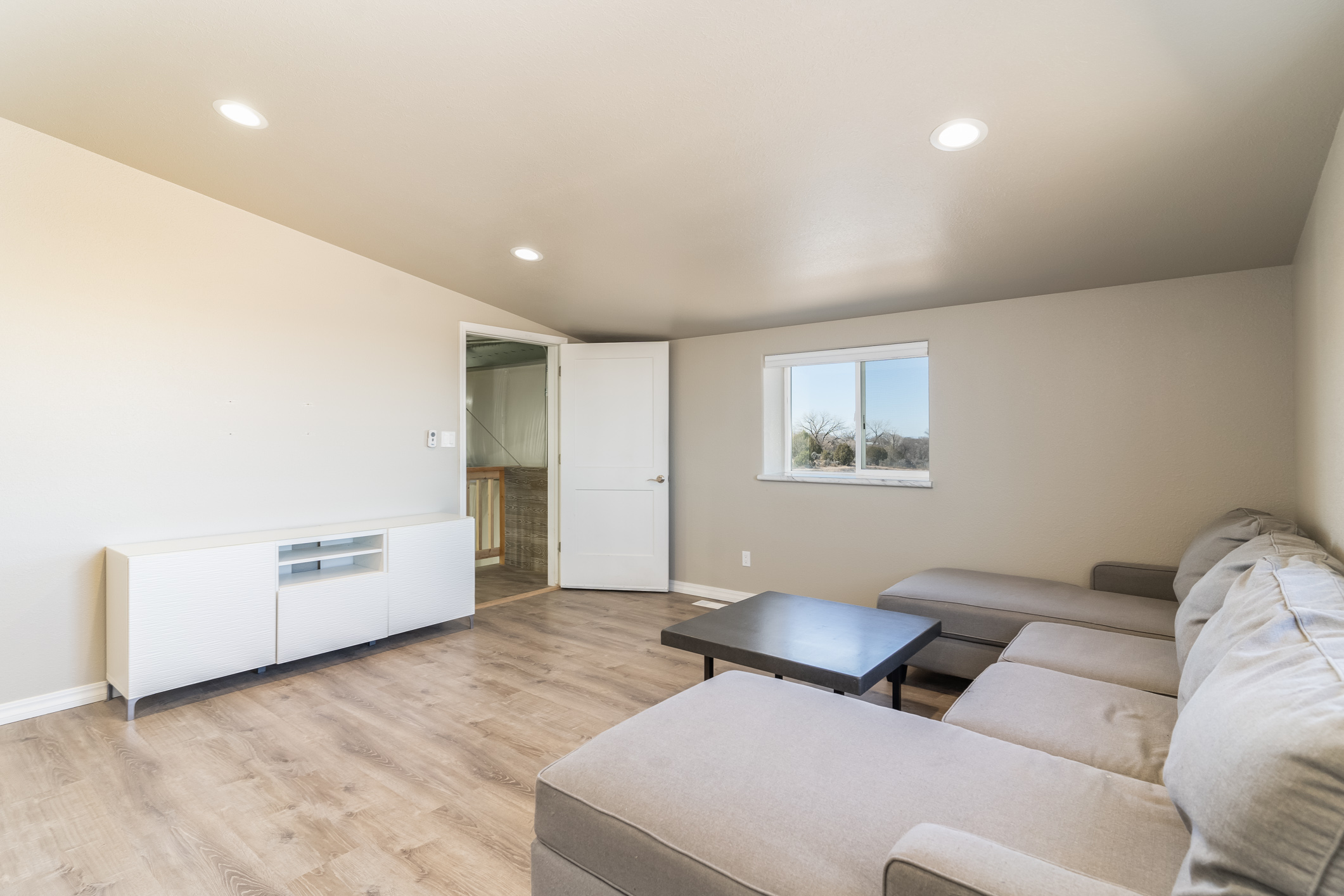 Aztec, New Mexico, 87410, United States, ,2 BathroomsBathrooms,Residential,For Sale,1980456