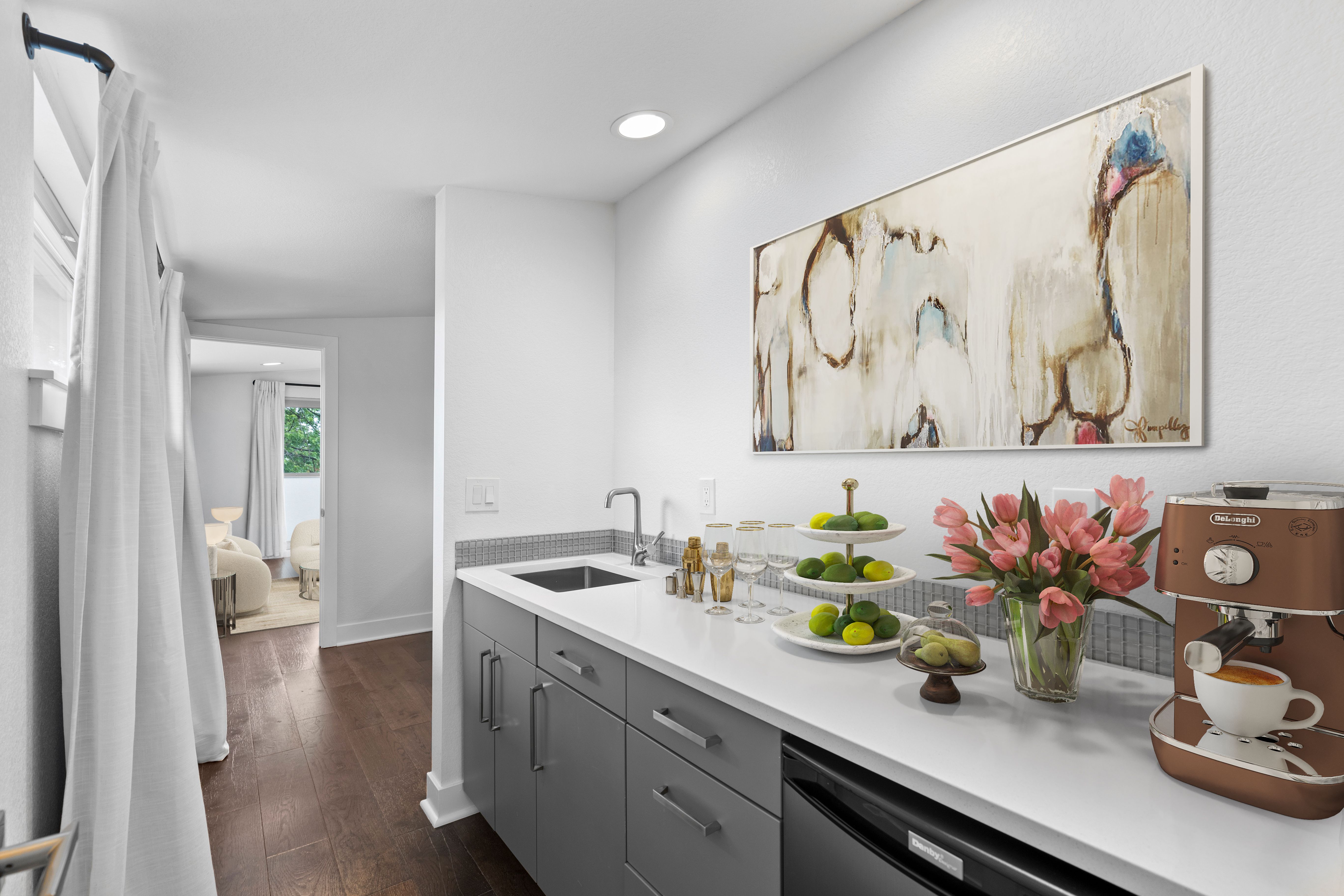  Sleek, architecturally refined end-unit duplex - 物件實景