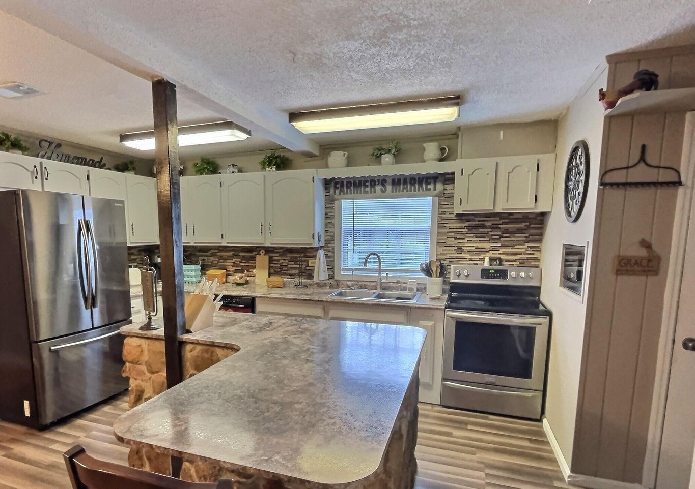 Palatka, Florida, 32177, United States, 4 Bedrooms Bedrooms, ,3 BathroomsBathrooms,Residential,For Sale,1898864