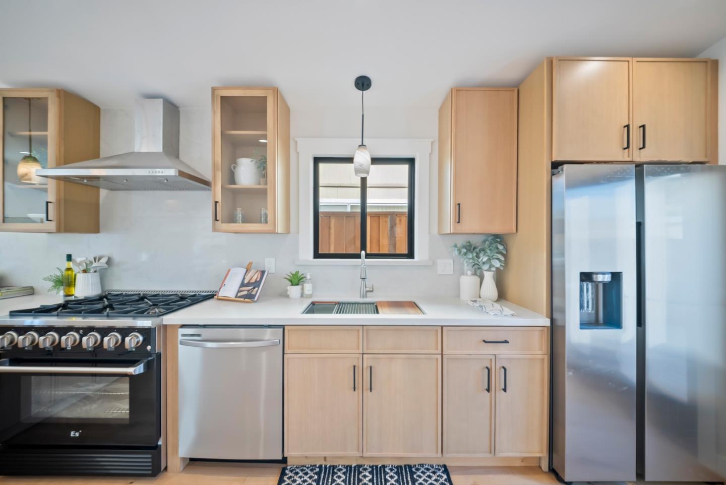 Capitola, California, 95010, United States, 2 Bedrooms Bedrooms, ,1 BathroomBathrooms,Residential,For Sale,1986205