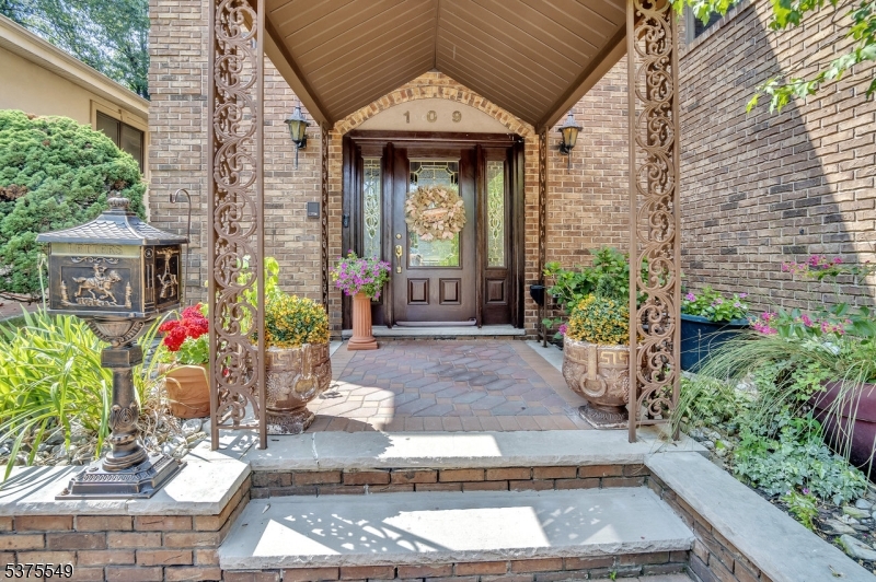 Nutley Twp., New Jersey, 07110, United States, 5 Bedrooms Bedrooms, ,4 BathroomsBathrooms,Residential,For Sale,1906796
