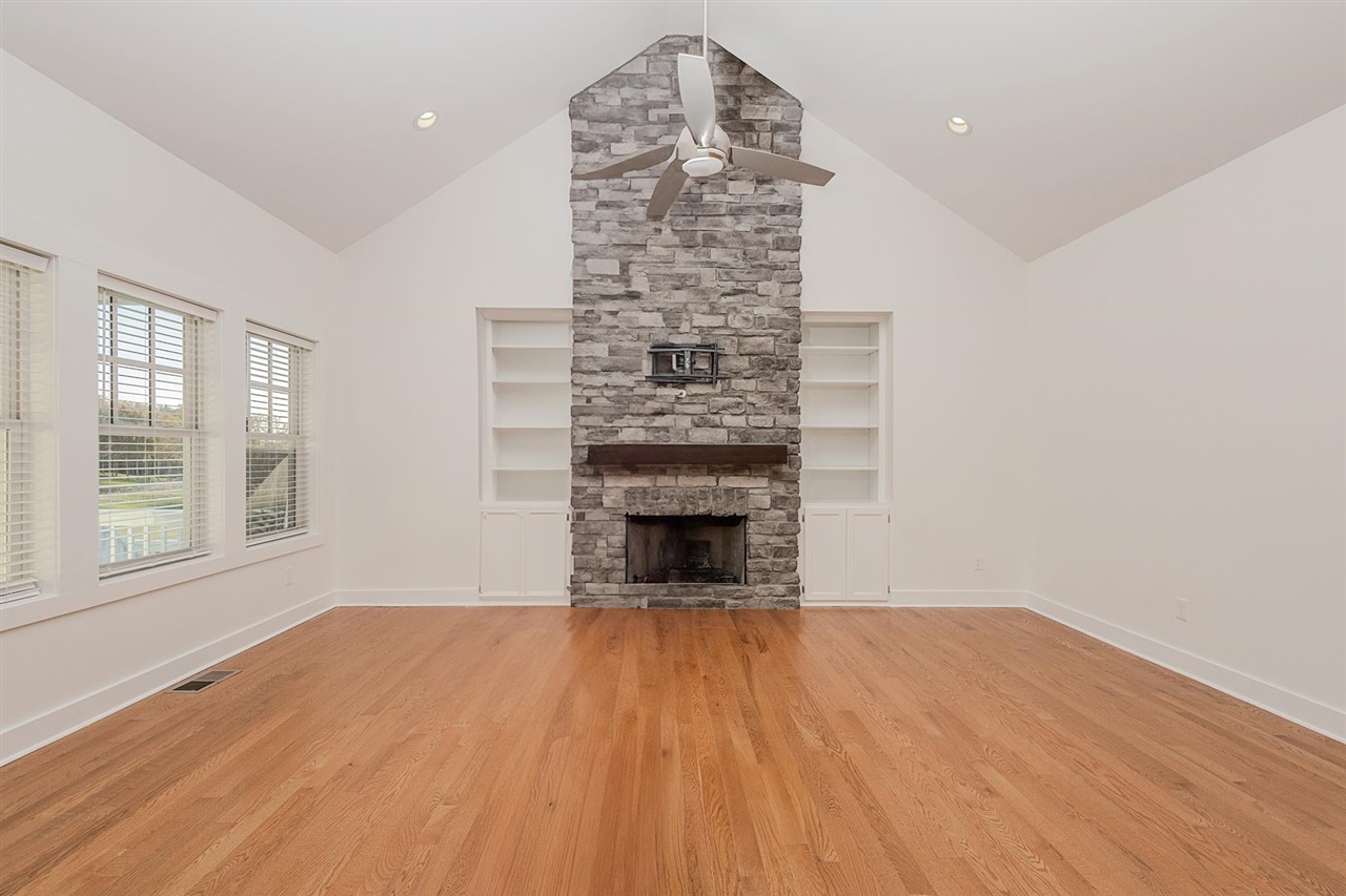 Bowling Green, Kentucky, 42103, United States, 4 Bedrooms Bedrooms, ,5 BathroomsBathrooms,Residential,For Sale,1991774