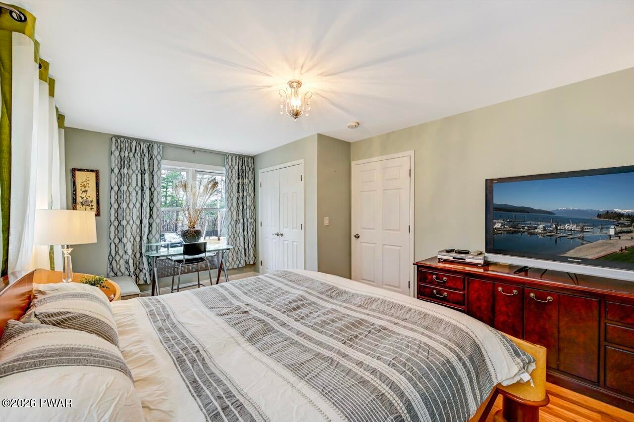 Milford, Pennsylvania, 18337, United States, 3 Bedrooms Bedrooms, ,3 BathroomsBathrooms,Residential,For Sale,2011309